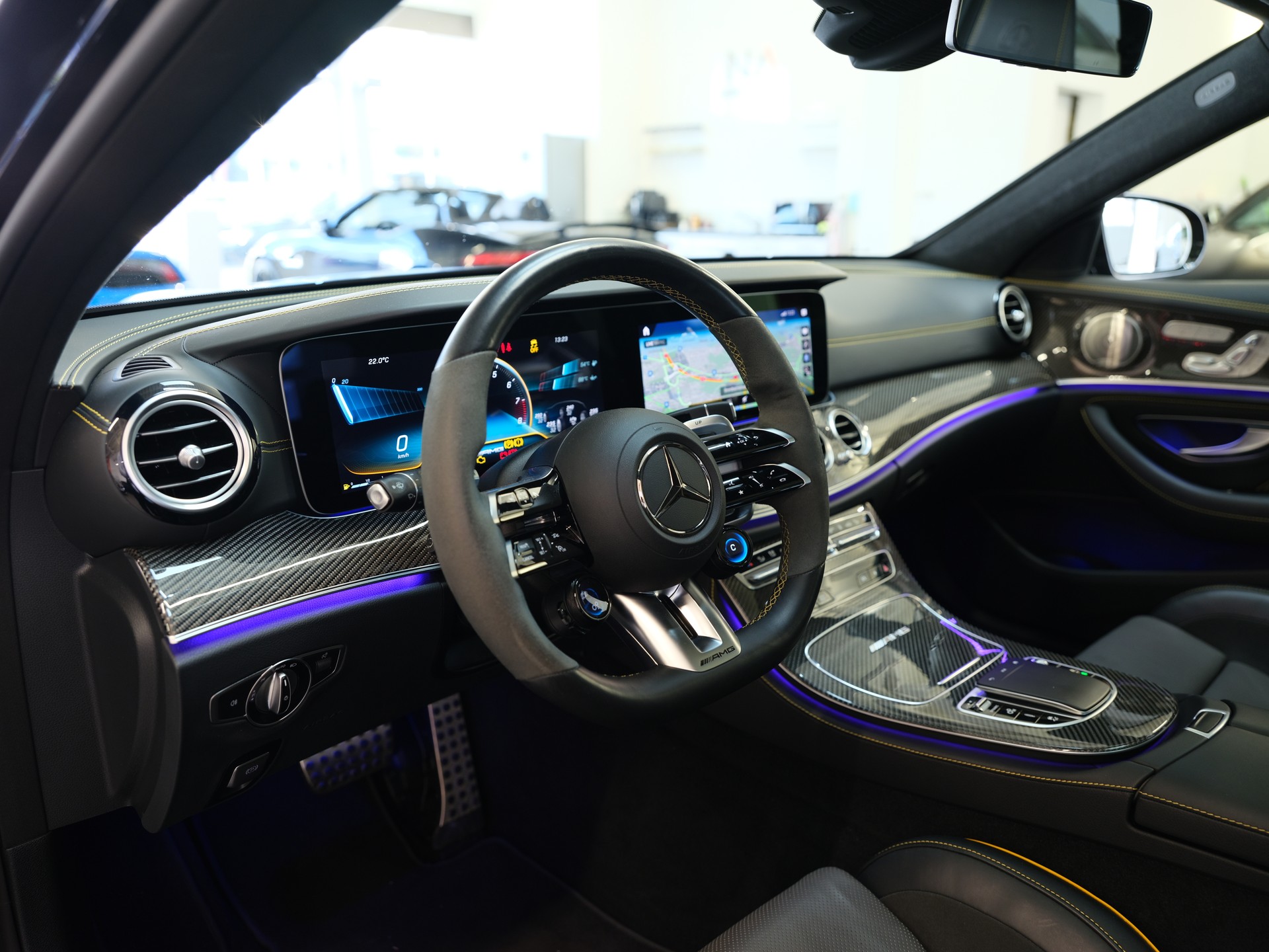 MERCEDES-BENZ AMG E 63 S 4Matic+ Speedshift 9G-TCT *Panorama*Carbon*Schalensitze*Burmester*-image-8