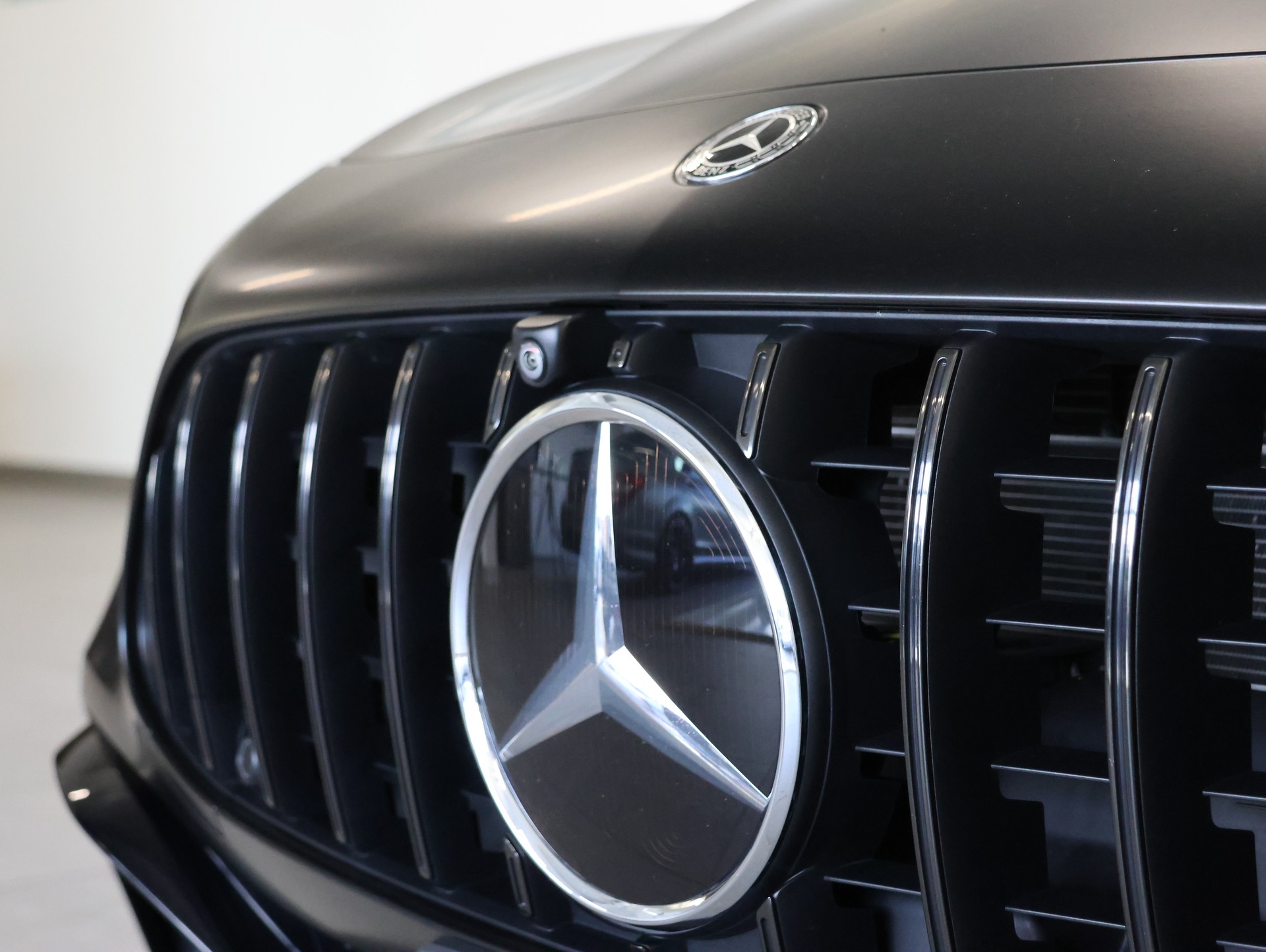 MERCEDES-BENZ AMG E 63 S 4Matic+ Speedshift 9G-TCT *Panorama*Carbon*Schalensitze*Burmester*-image-9