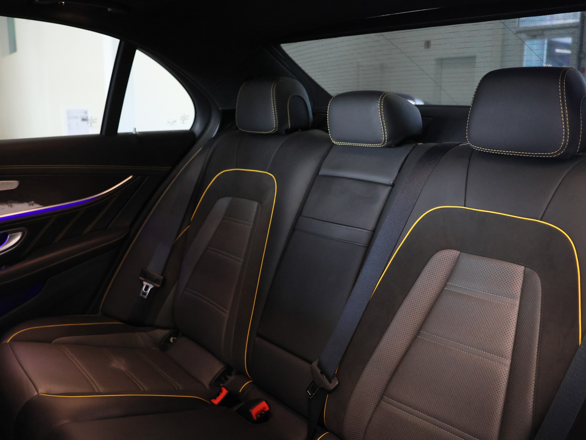 MERCEDES-BENZ AMG E 63 S 4Matic+ Speedshift 9G-TCT *Panorama*Carbon*Schalensitze*Burmester*-image-25
