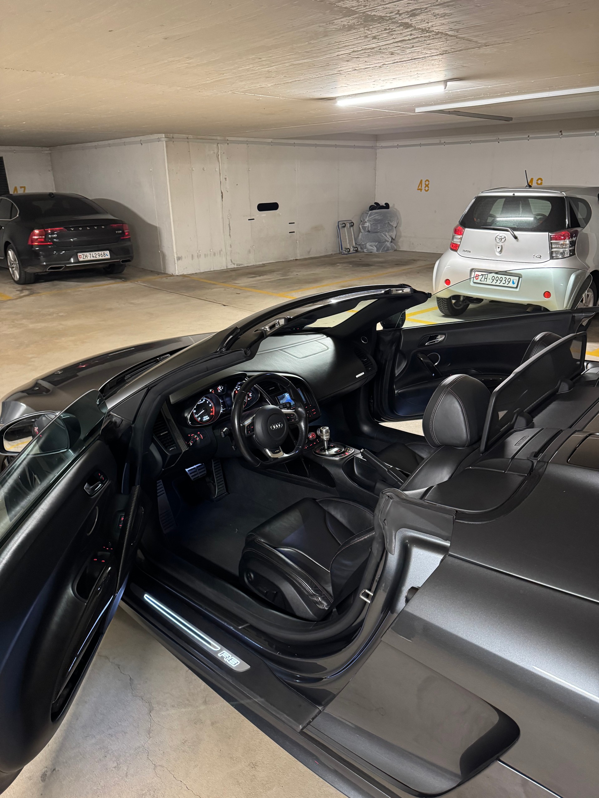AUDI R8 Spyder 5.2 R-Tronic-image-4