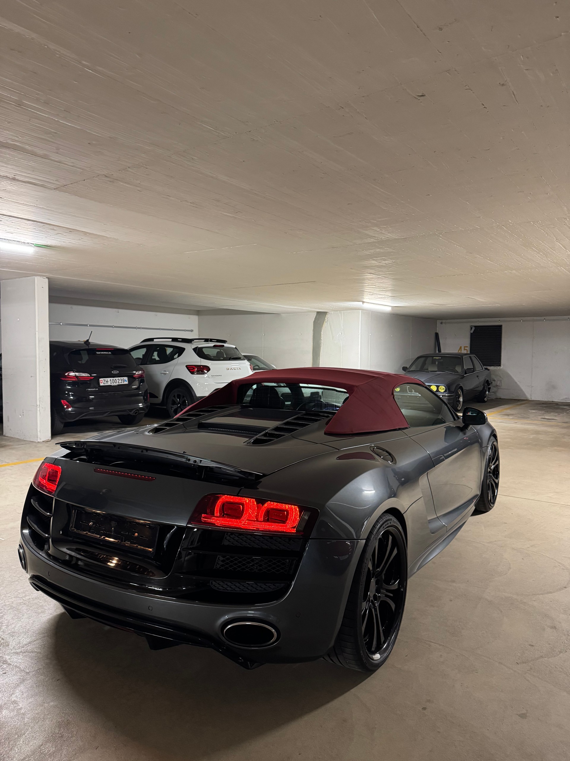 AUDI R8 Spyder 5.2 R-Tronic-image-3