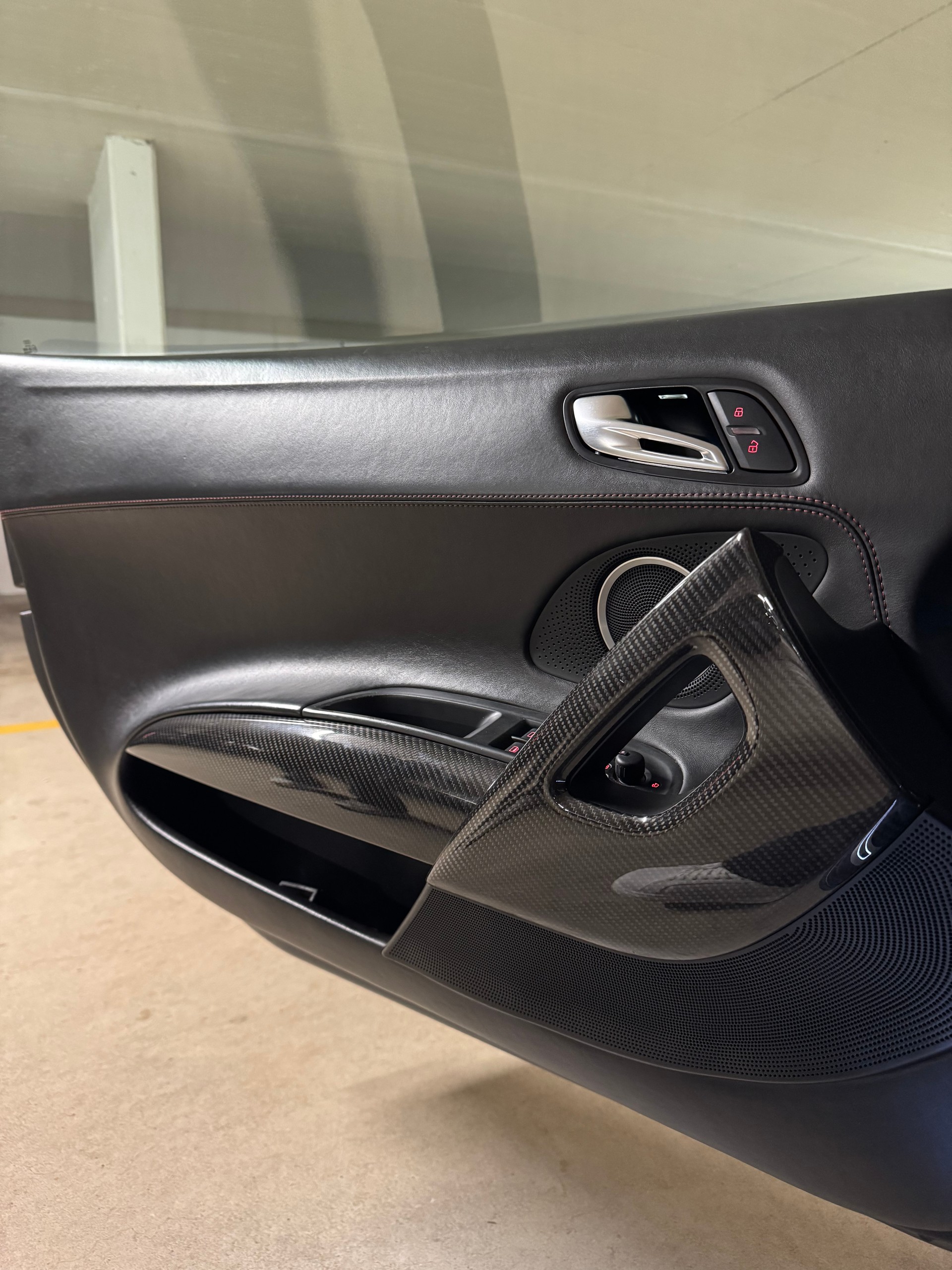 AUDI R8 Spyder 5.2 R-Tronic-image-5