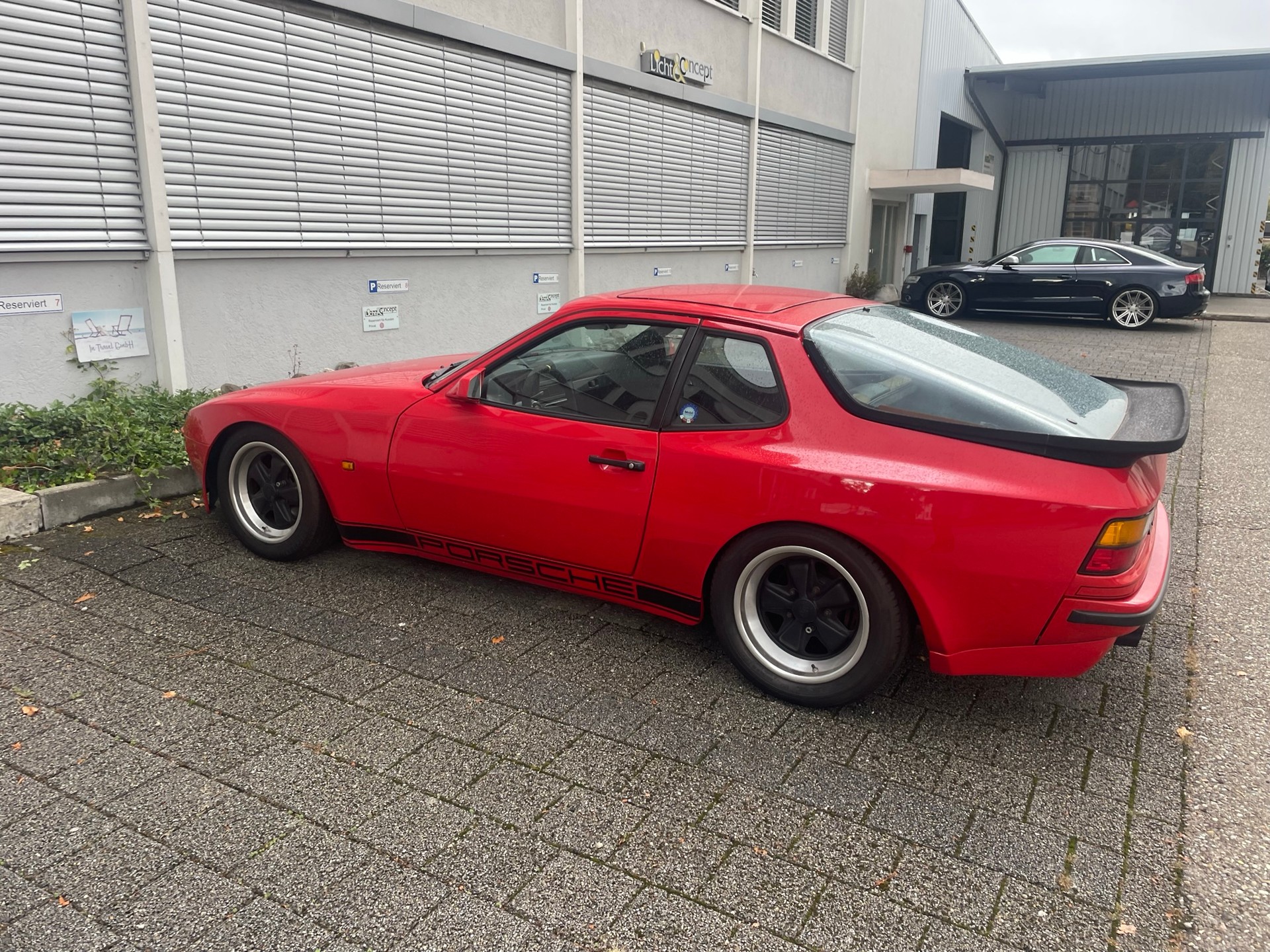 PORSCHE 944-image-1