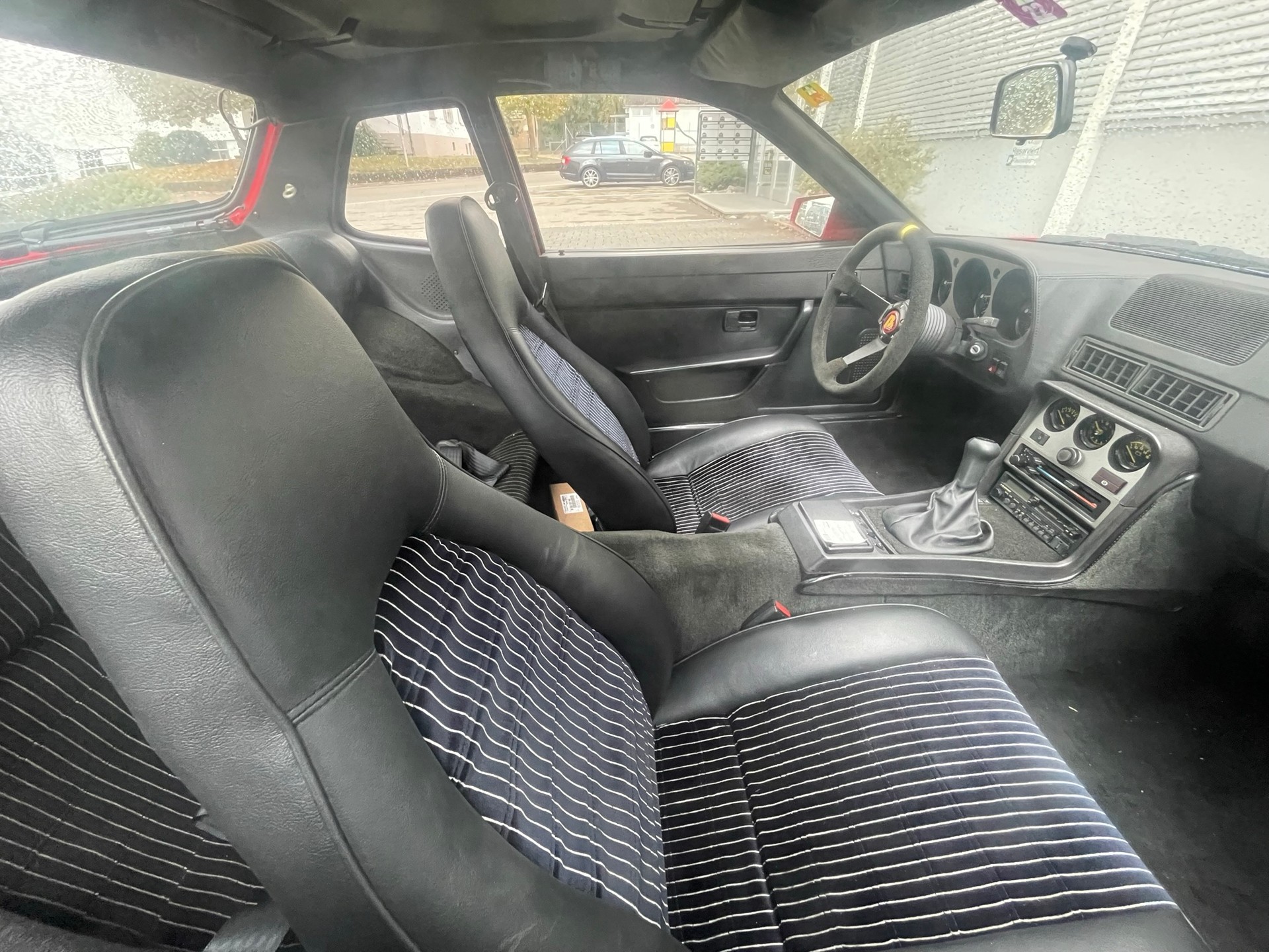 PORSCHE 944-image-8