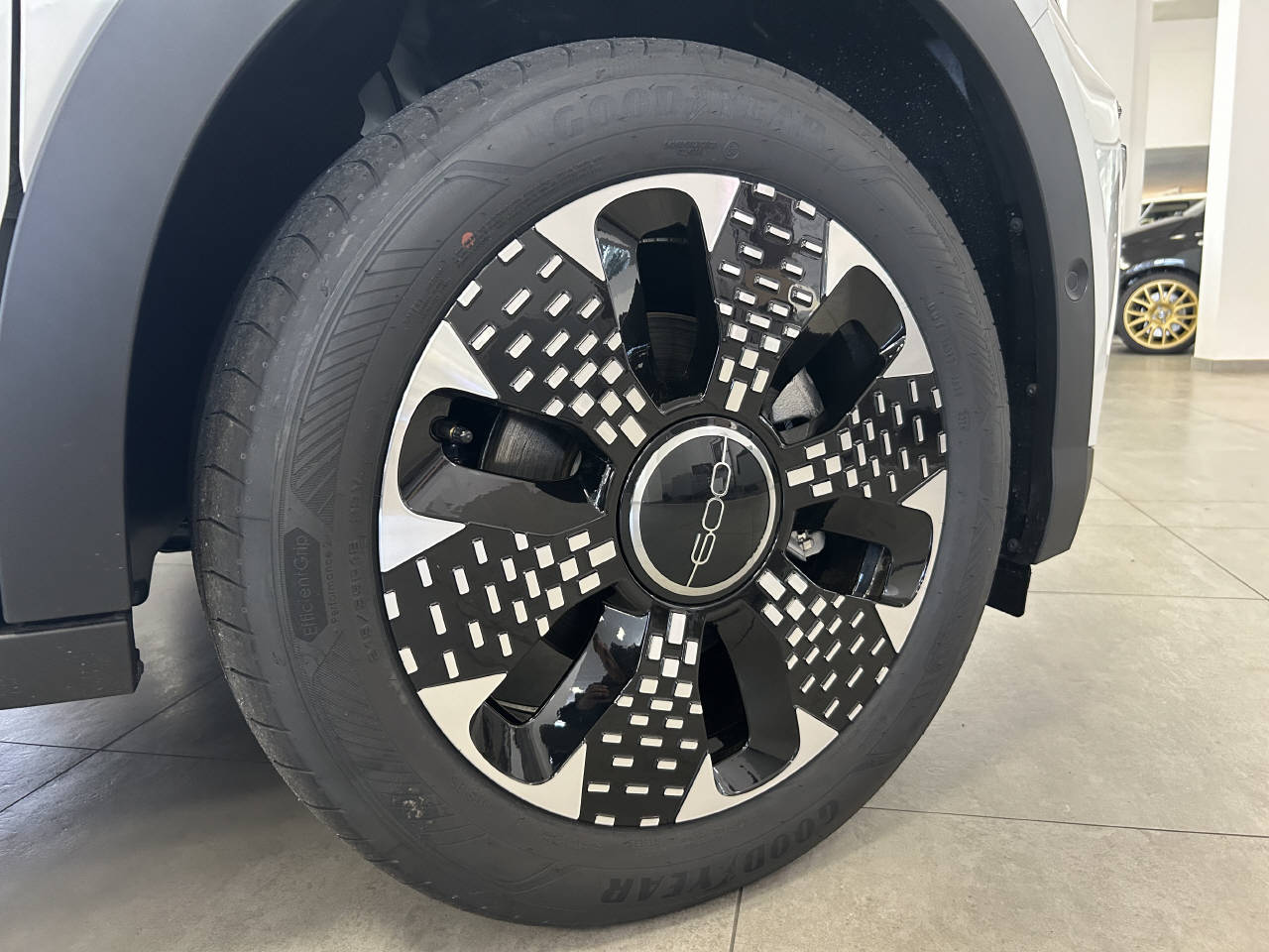 FIAT 600 1.2 Hybrid La Prima-image-10