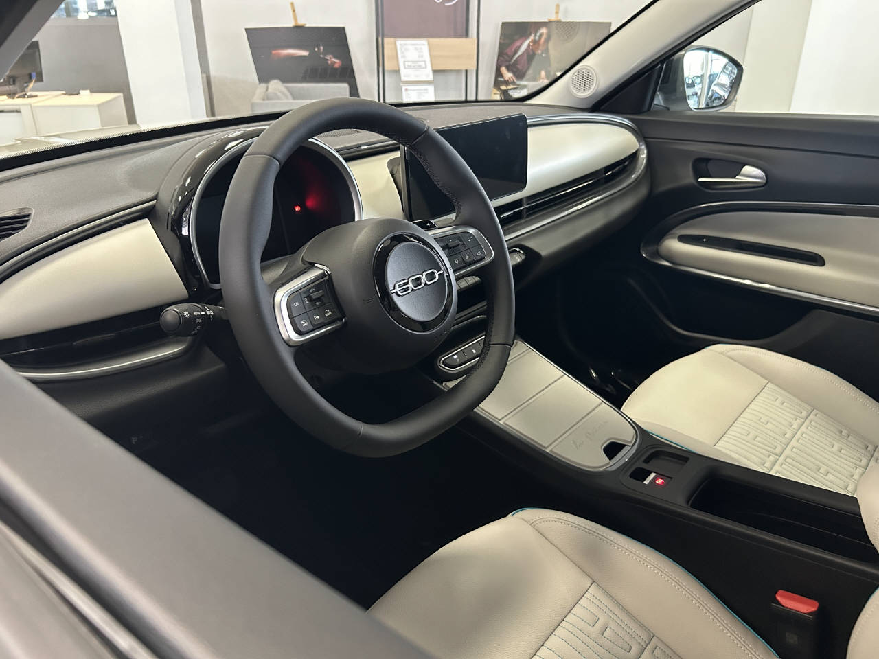 FIAT 600 1.2 Hybrid La Prima-image-4