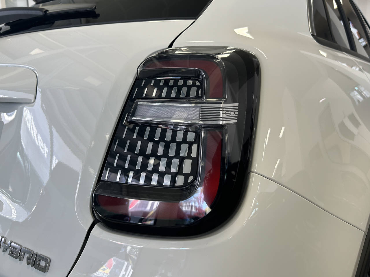 FIAT 600 1.2 Hybrid La Prima-image-11