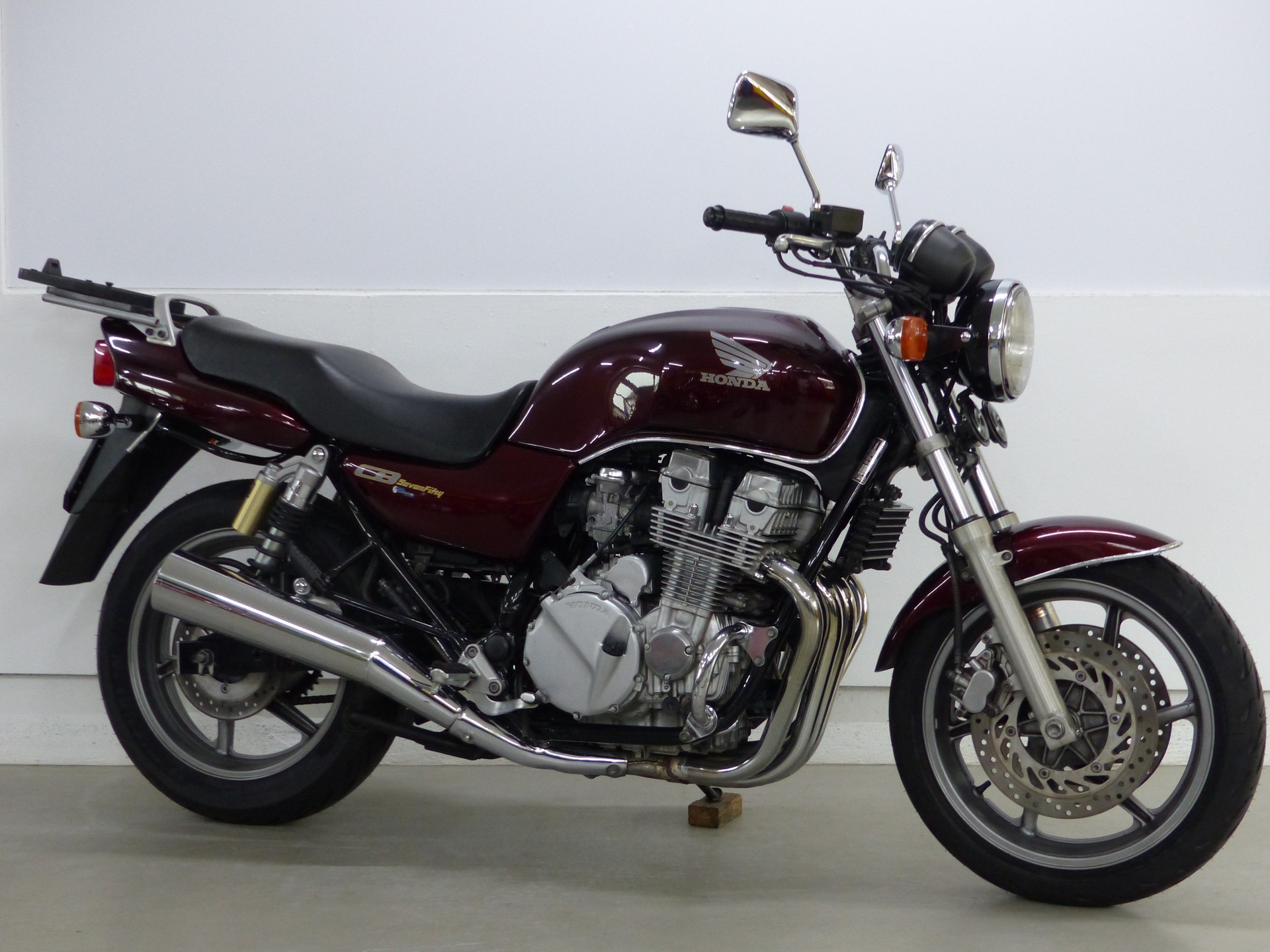 HONDA CB 750 F2 Seven Fifty-showroom-element-2