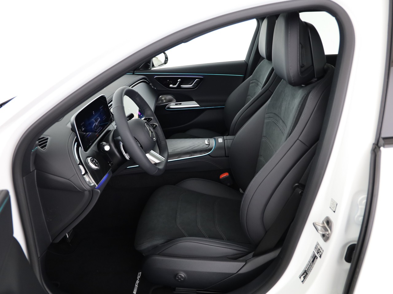 MERCEDES-BENZ E 220 d T 4Matic 9G-Tronic-image-3
