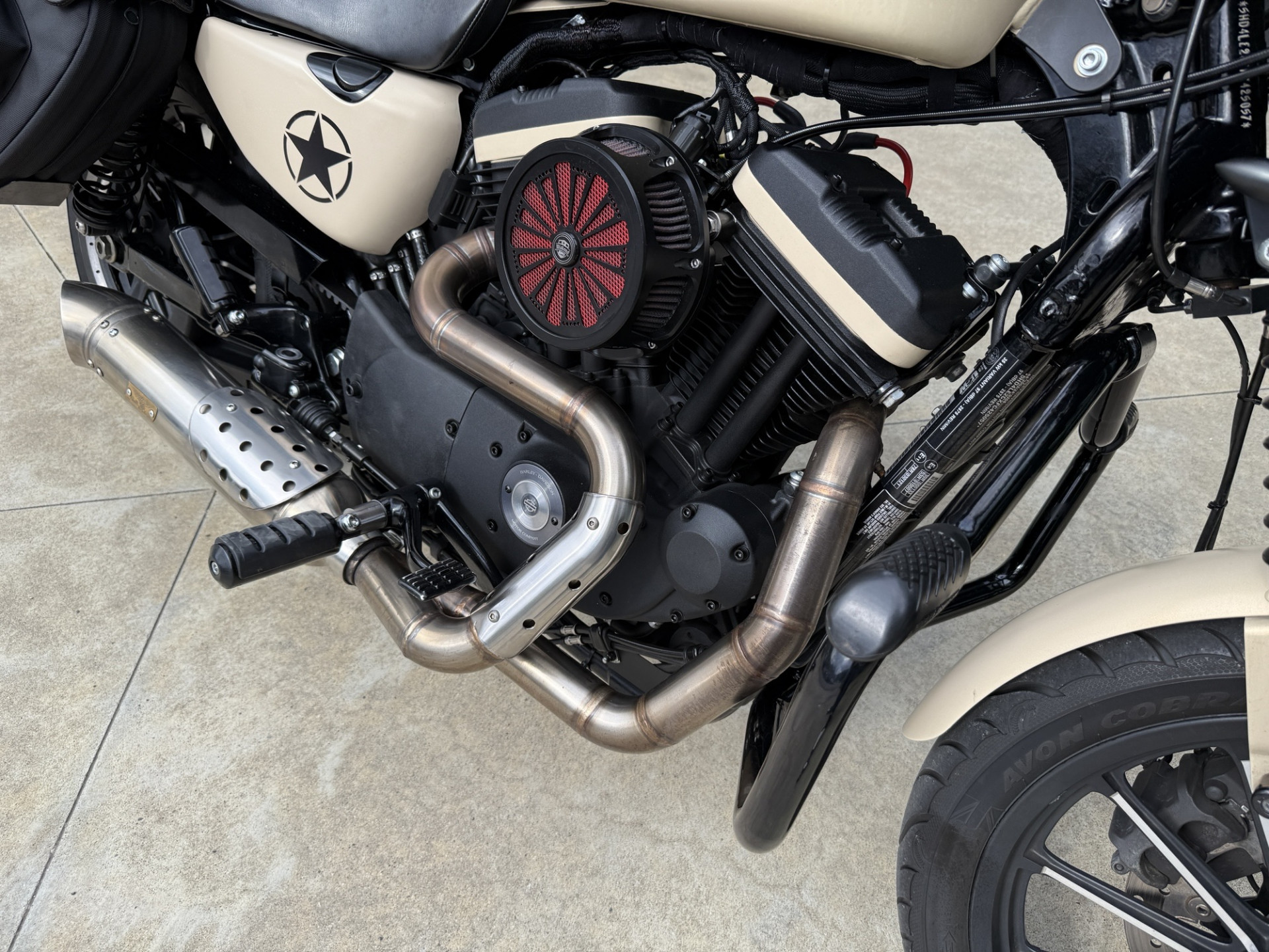 HARLEY-DAVIDSON XL 883 N Sportster Iron-showroom-element-2