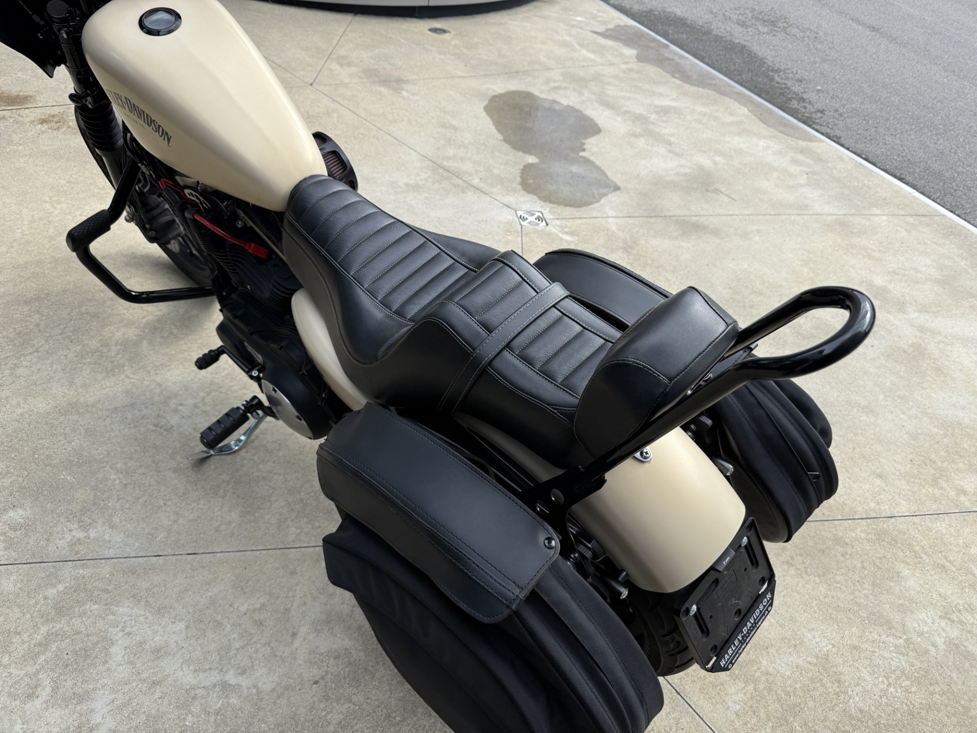 HARLEY-DAVIDSON XL 883 N Sportster Iron-showroom-element-3