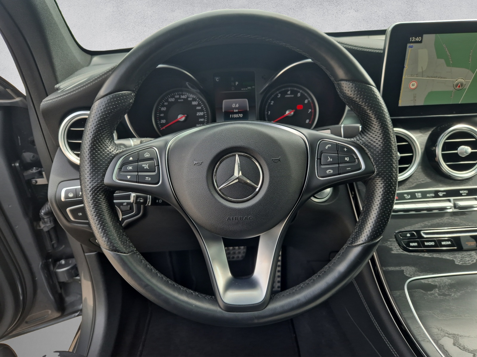MERCEDES-BENZ GLC 350 e AMG Line 4Matic-image-9