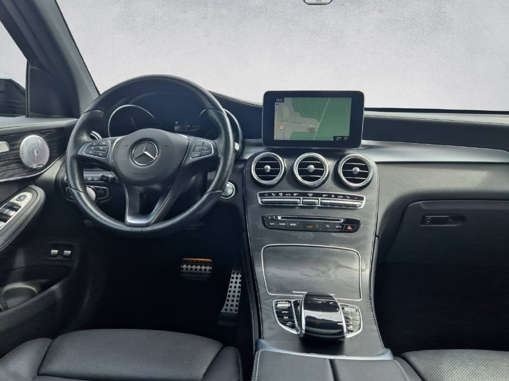 MERCEDES-BENZ GLC 350 e AMG Line 4Matic-image-12