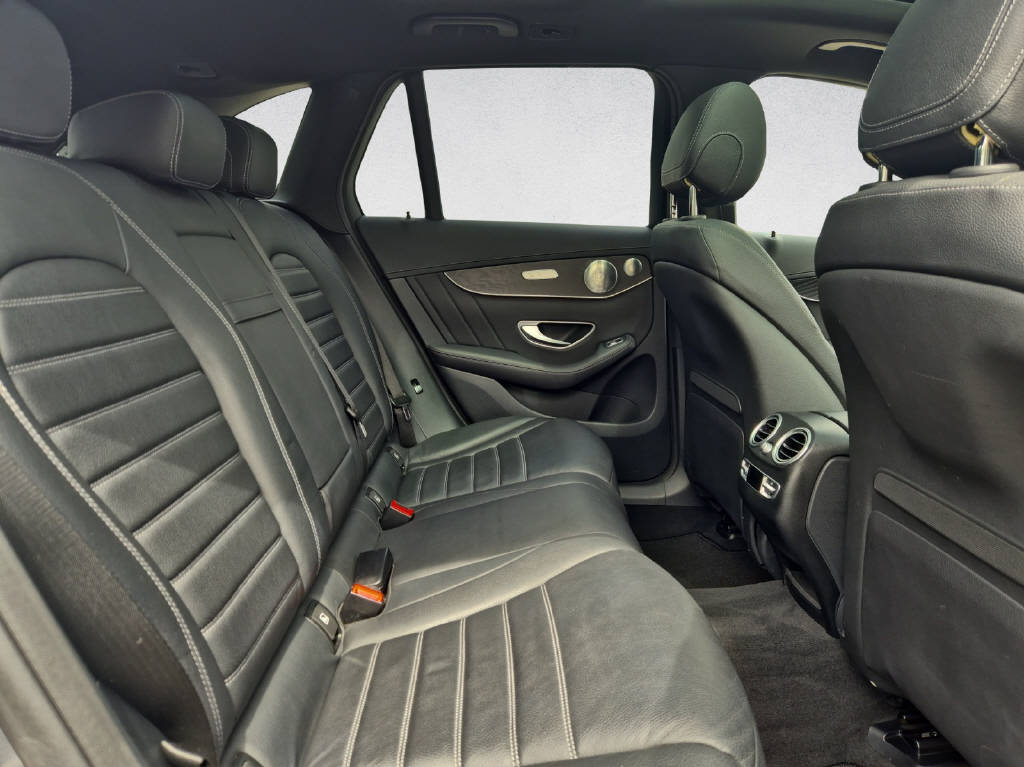 MERCEDES-BENZ GLC 350 e AMG Line 4Matic-image-11
