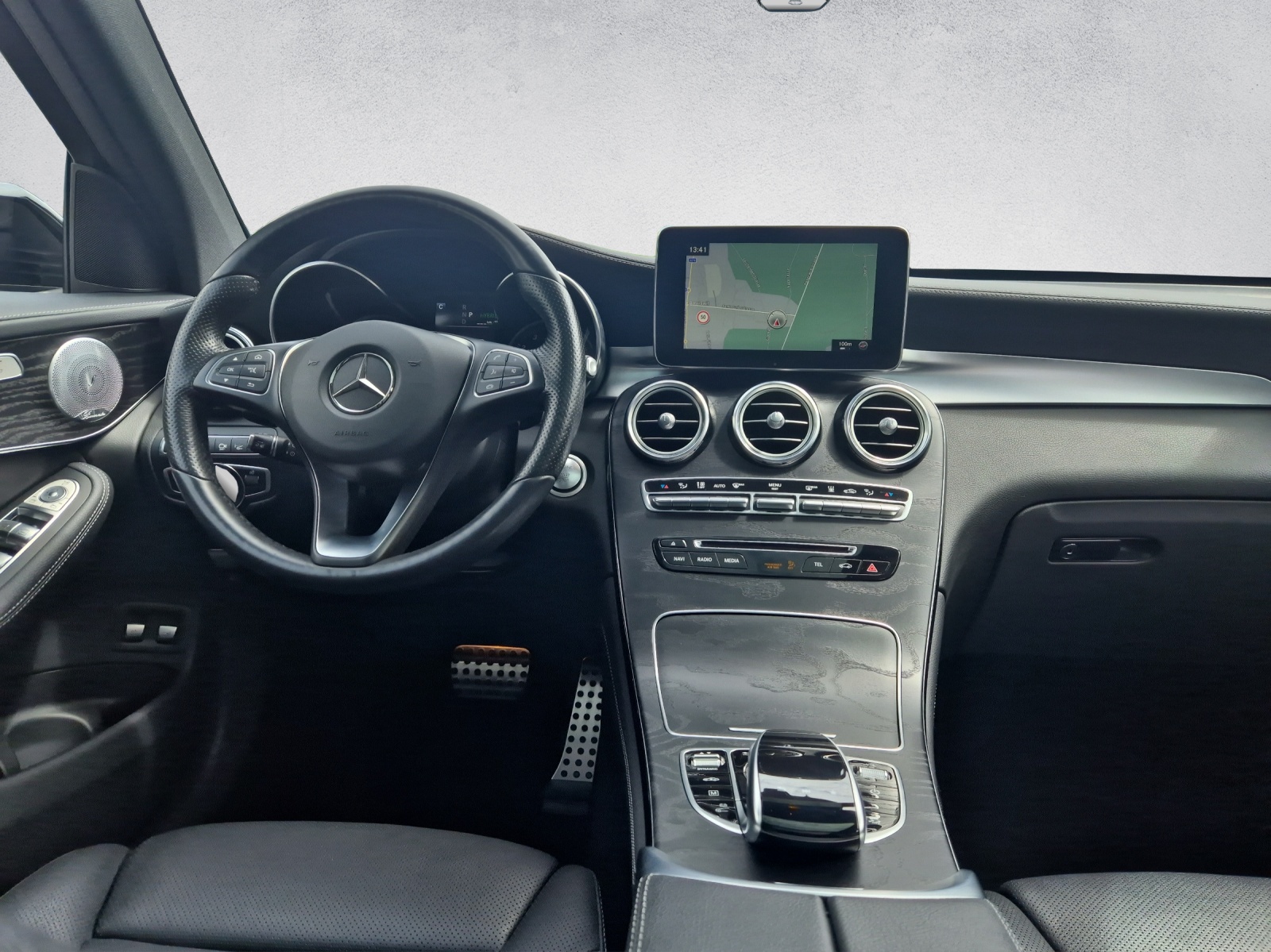 MERCEDES-BENZ GLC 350 e AMG Line 4Matic-image-11