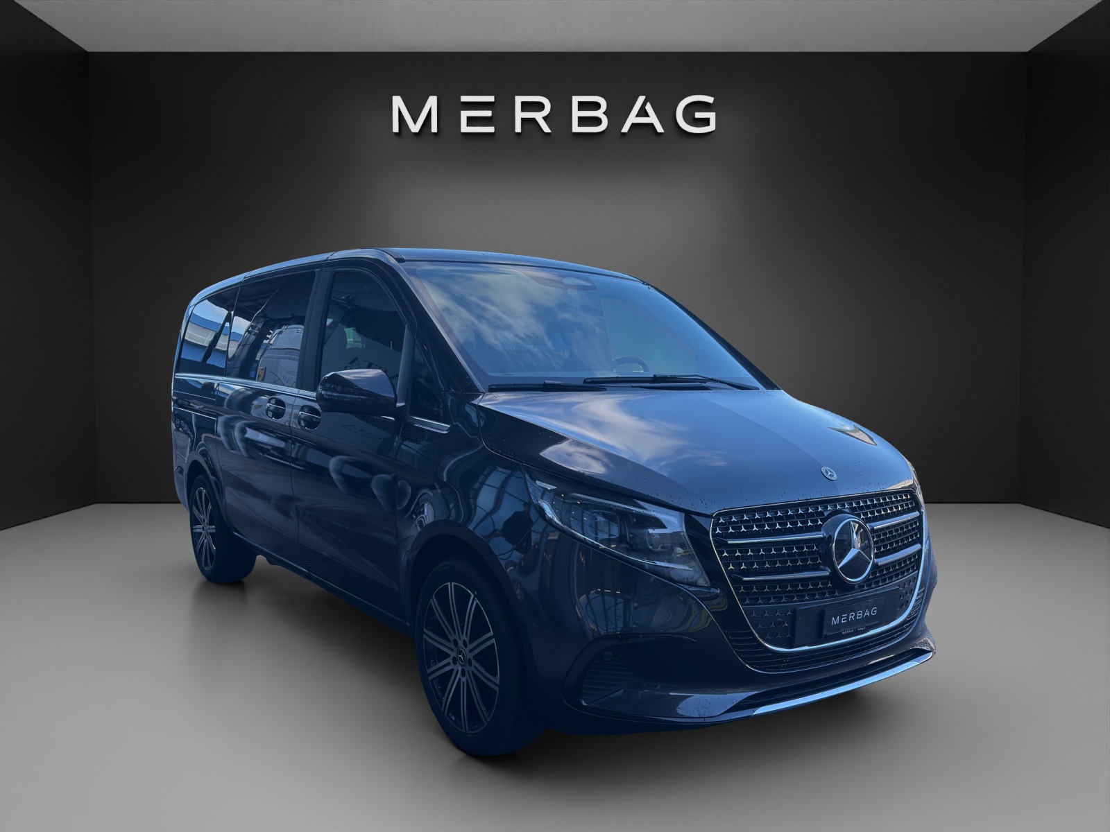 MERCEDES-BENZ V 300 d lang Avantgarde 4Matic 9G-Tronic-image-0