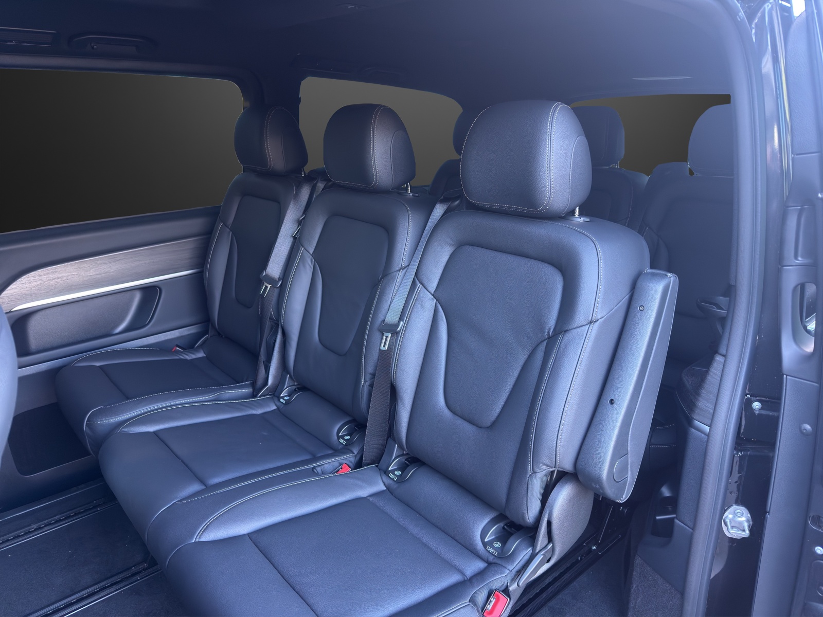 MERCEDES-BENZ V 300 d lang Avantgarde 4Matic 9G-Tronic-image-7