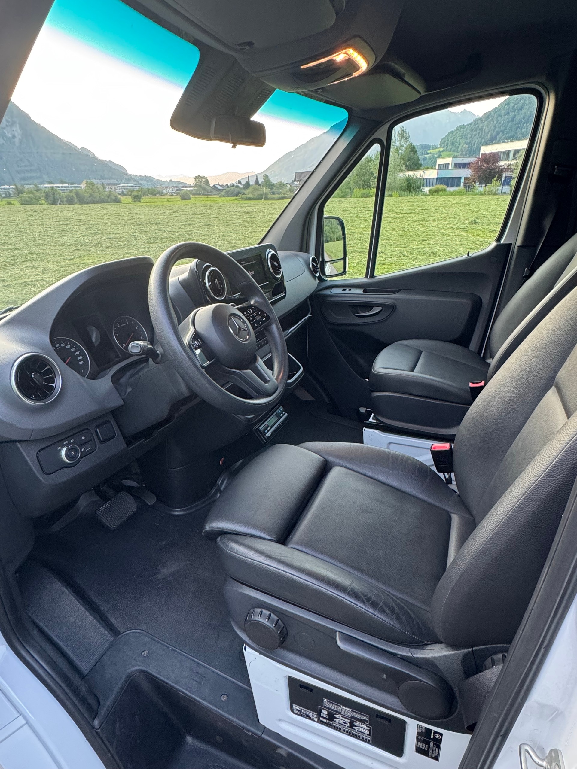 MERCEDES-BENZ 214 CDI 8 Plätzer-image-6