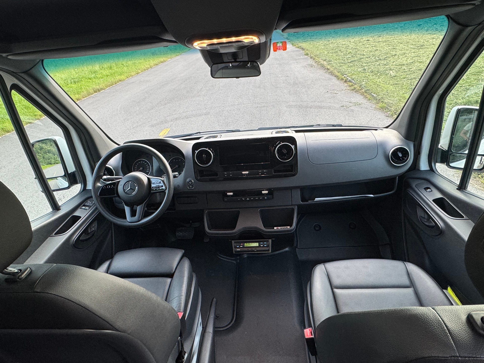 MERCEDES-BENZ 214 CDI 8 Plätzer-image-13