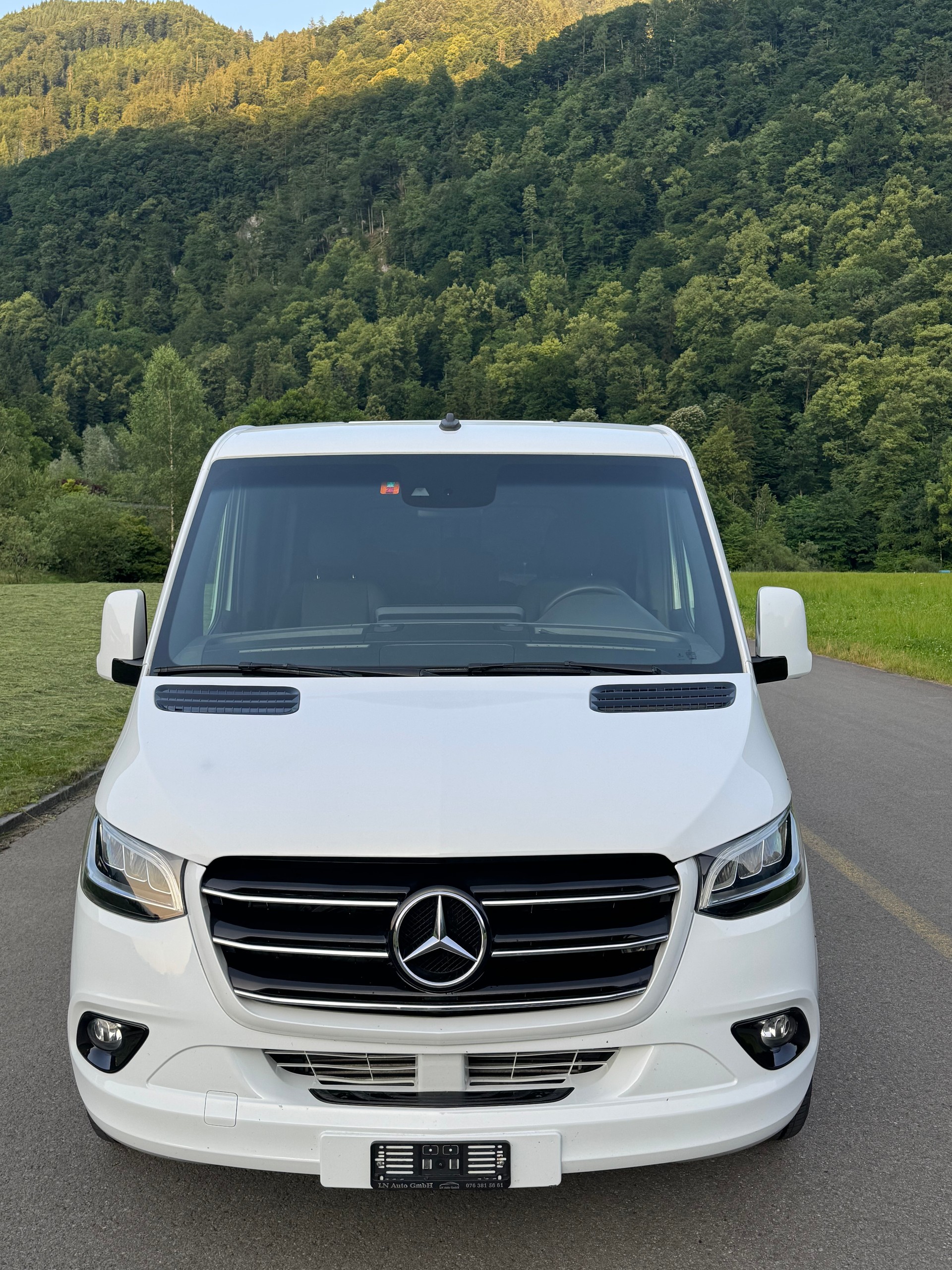 MERCEDES-BENZ 214 CDI 8 Plätzer-image-1