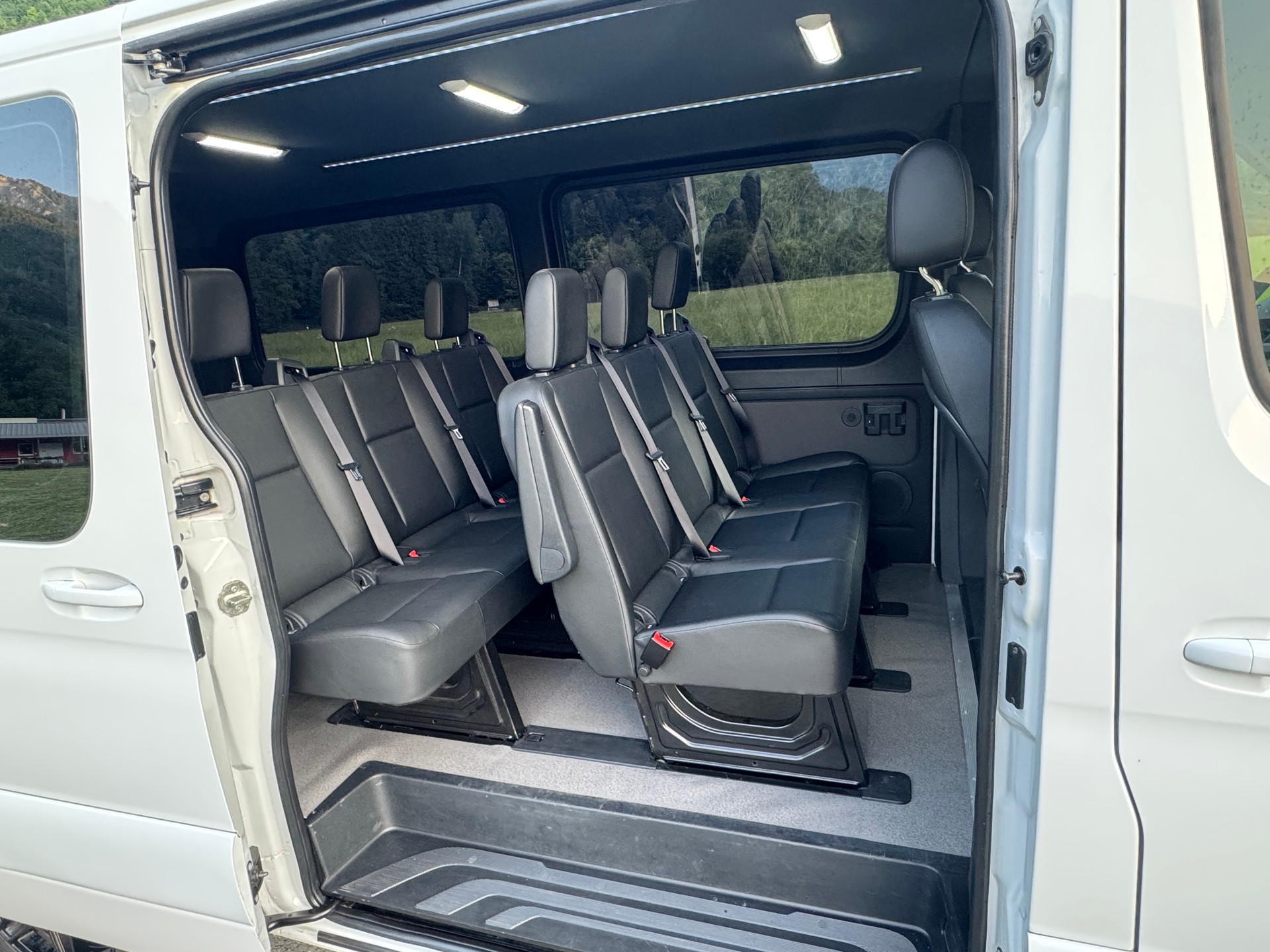 MERCEDES-BENZ 214 CDI 8 Plätzer-image-3