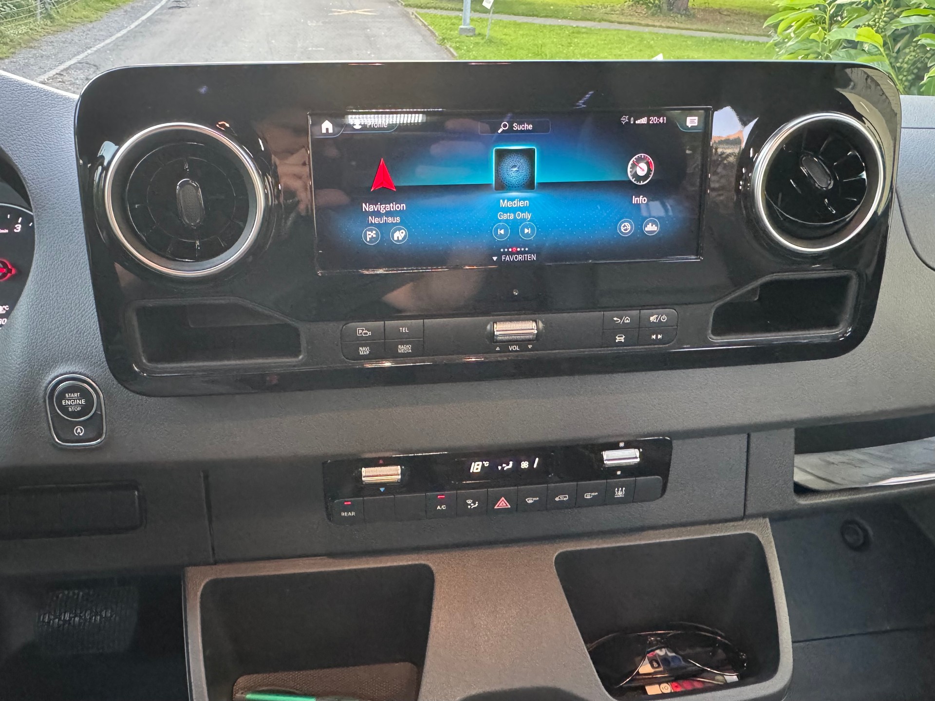 MERCEDES-BENZ 214 CDI 8 Plätzer-image-9