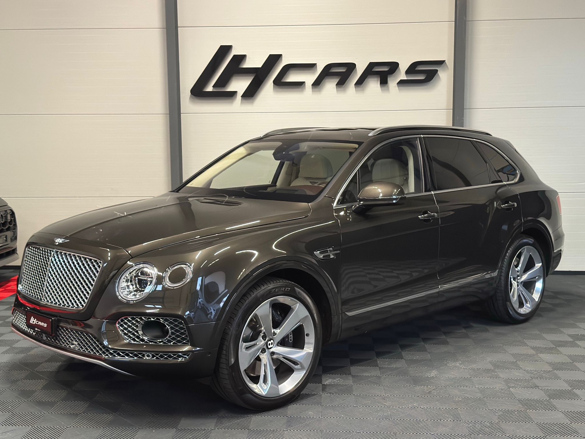 BENTLEY Bentayga 6.0 W12-image-0