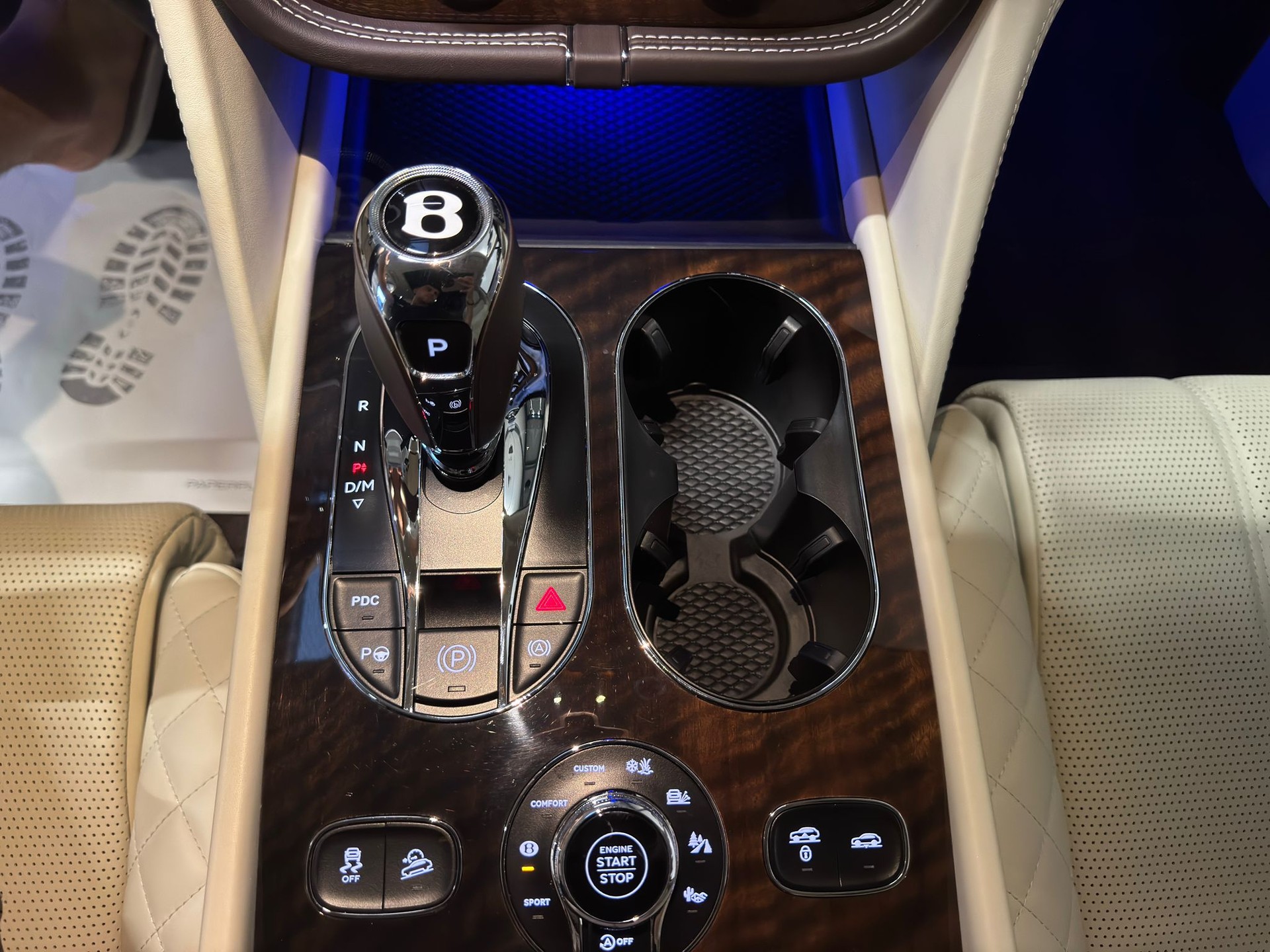 BENTLEY Bentayga 6.0 W12-image-15