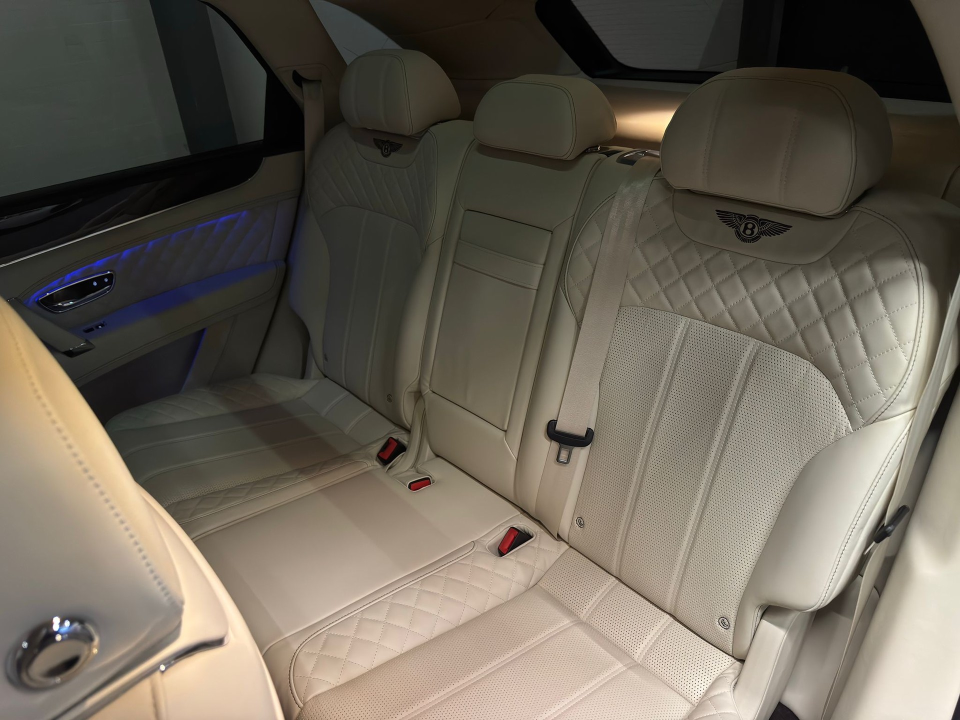 BENTLEY Bentayga 6.0 W12-image-8