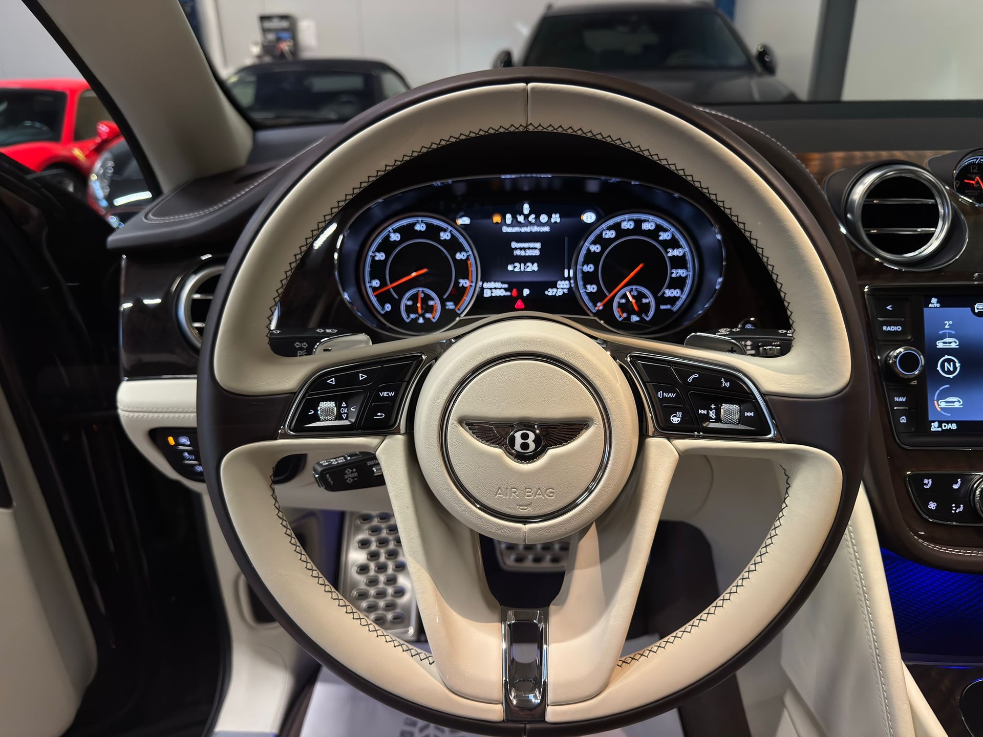 BENTLEY Bentayga 6.0 W12-image-13