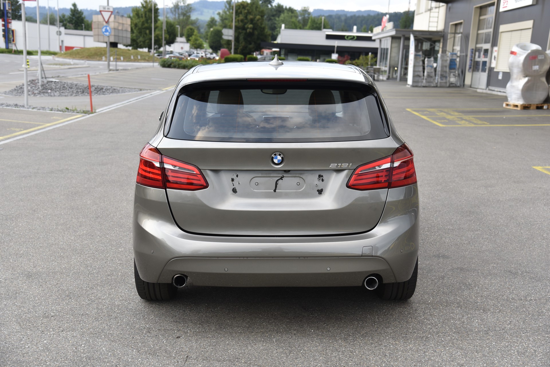 BMW 225i Active Tourer Luxury Line Steptronic-image-1
