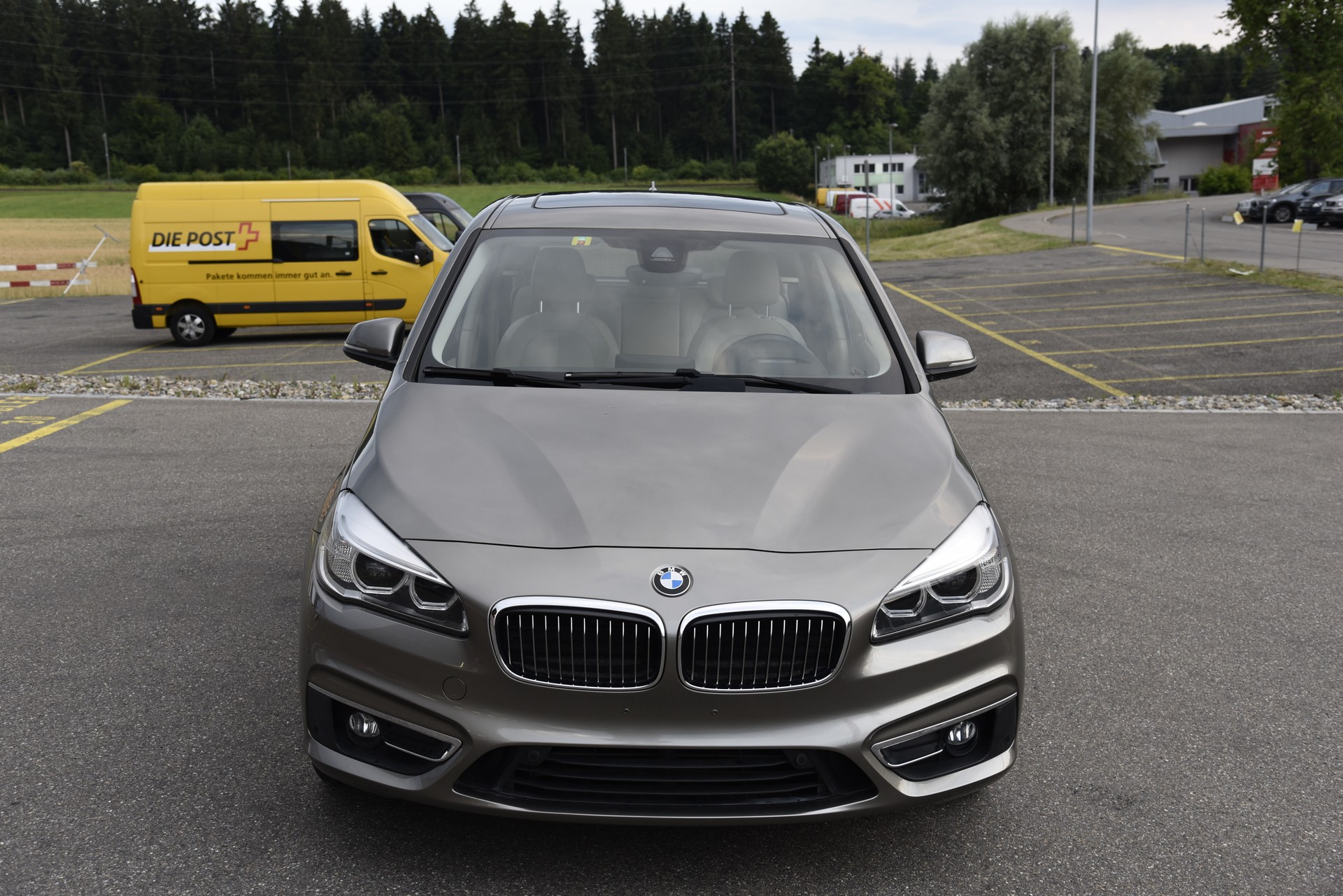 BMW 225i Active Tourer Luxury Line Steptronic-image-0