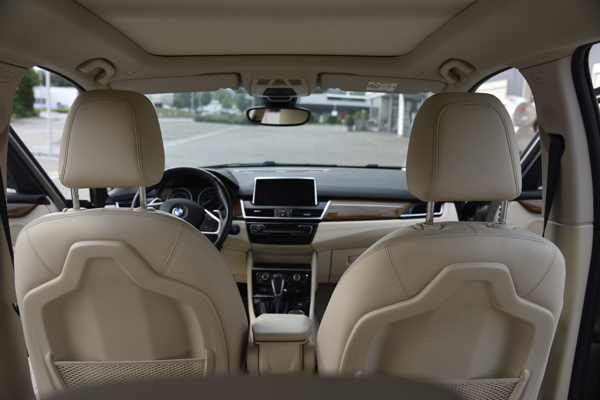 BMW 225i Active Tourer Luxury Line Steptronic-image-4