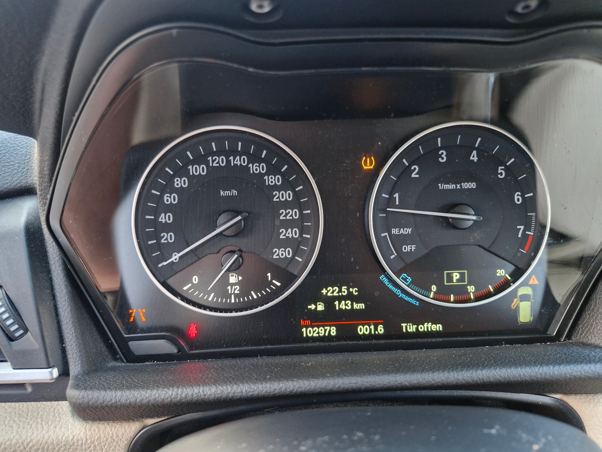 BMW 225i Active Tourer Luxury Line Steptronic-image-5