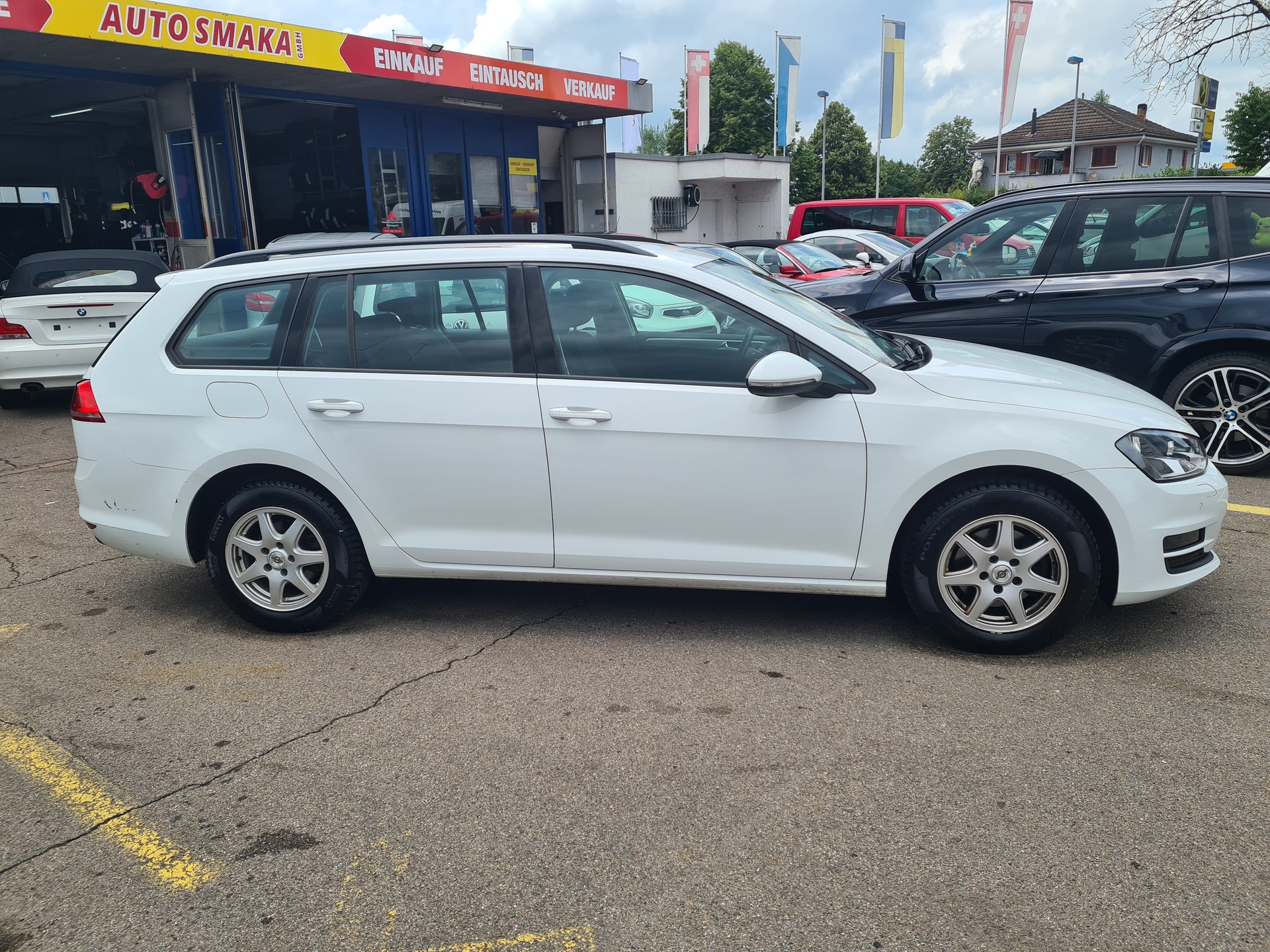VW Golf Variant 1.6 TDI Comfortline 4Motion-image-1