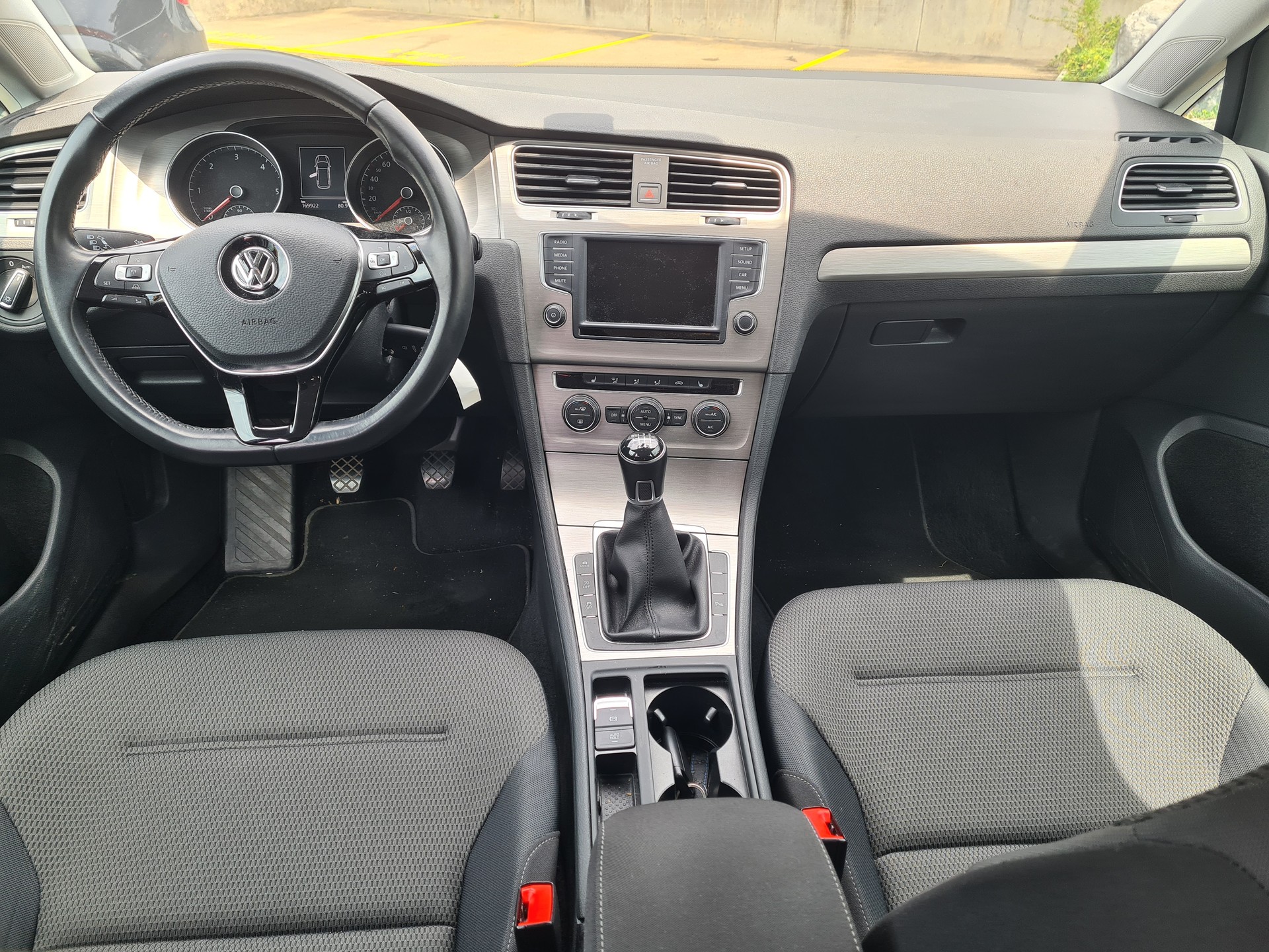 VW Golf Variant 1.6 TDI Comfortline 4Motion-image-10