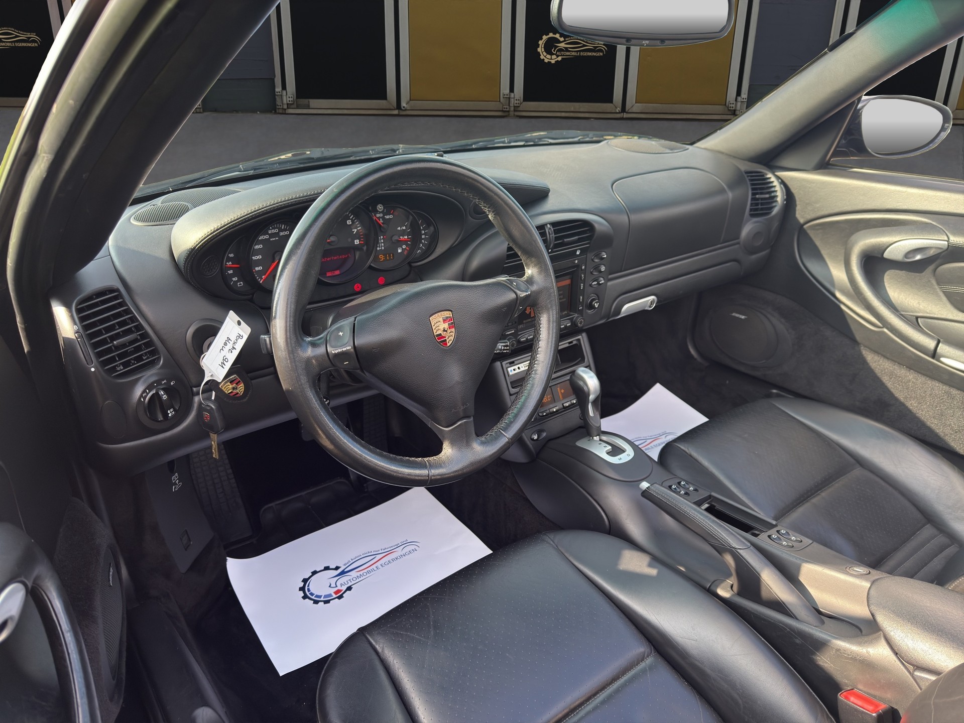 PORSCHE 911 Carrera 4 S Cabrio-image-8