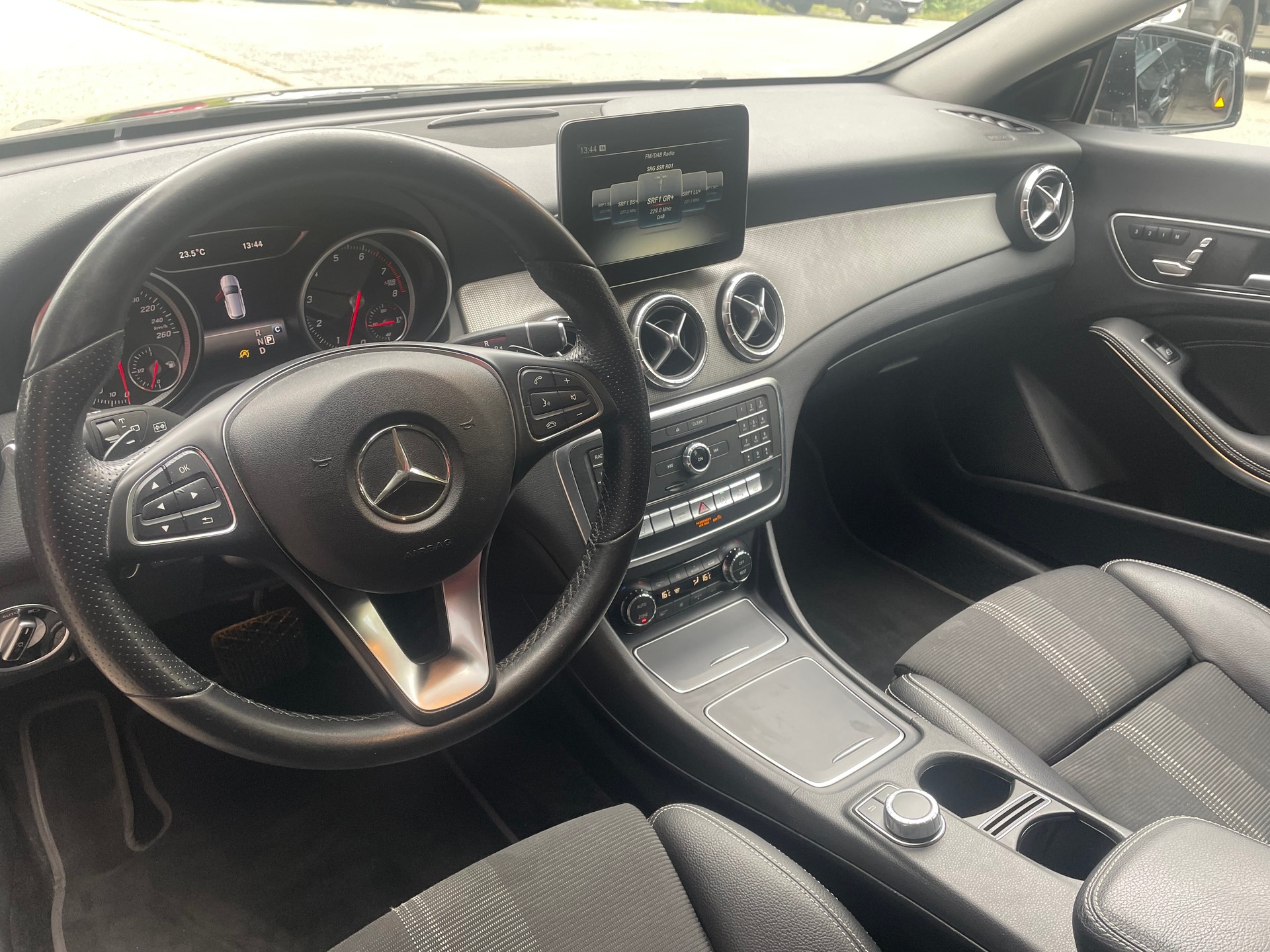 MERCEDES-BENZ CLA Shooting Brake 220 4Matic 7G-DCT-image-1