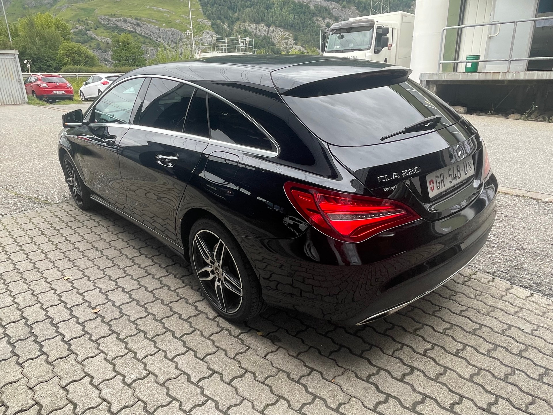 MERCEDES-BENZ CLA Shooting Brake 220 4Matic 7G-DCT-image-9