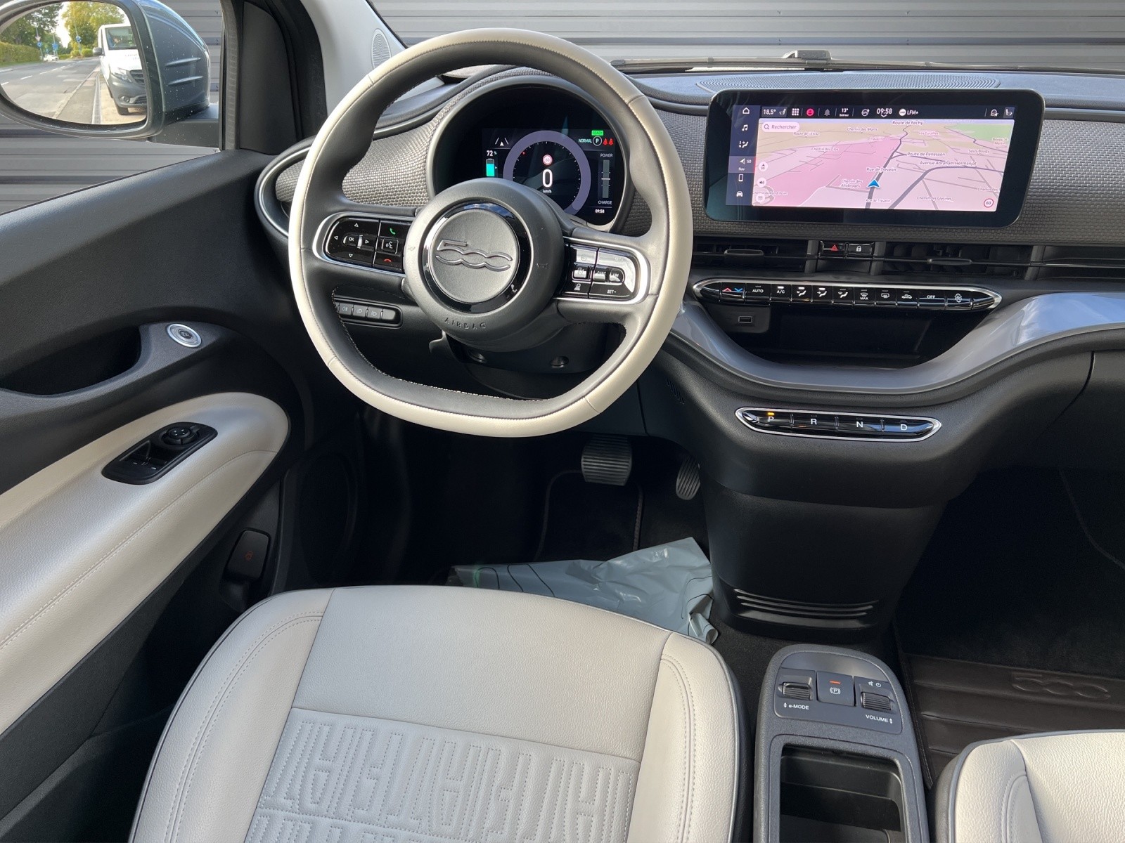 FIAT 500 C electric 87 kW La Prima-image-10