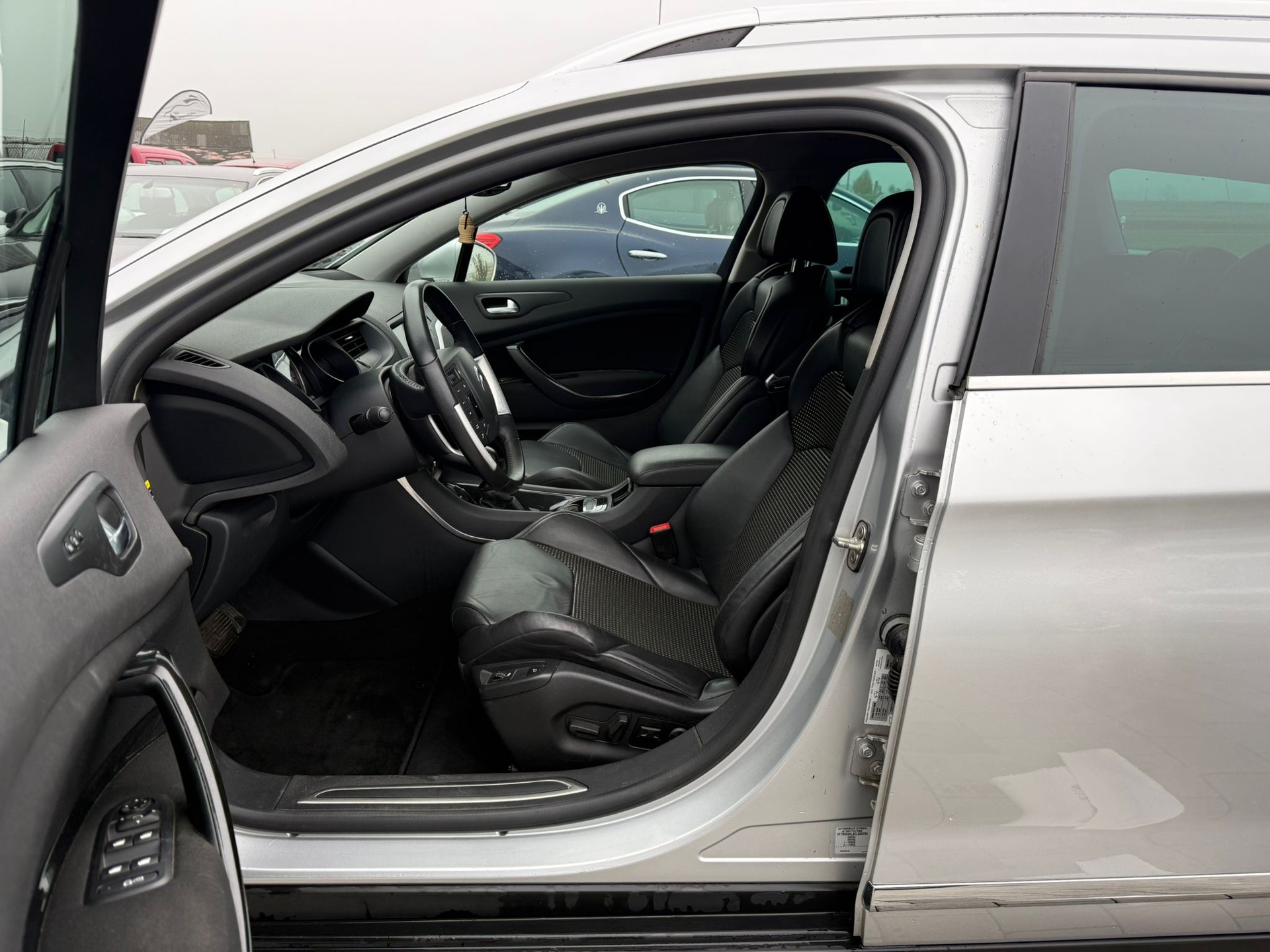 CITROEN C5 Tourer 2.2 HDi Exclusive Automatic-image-9