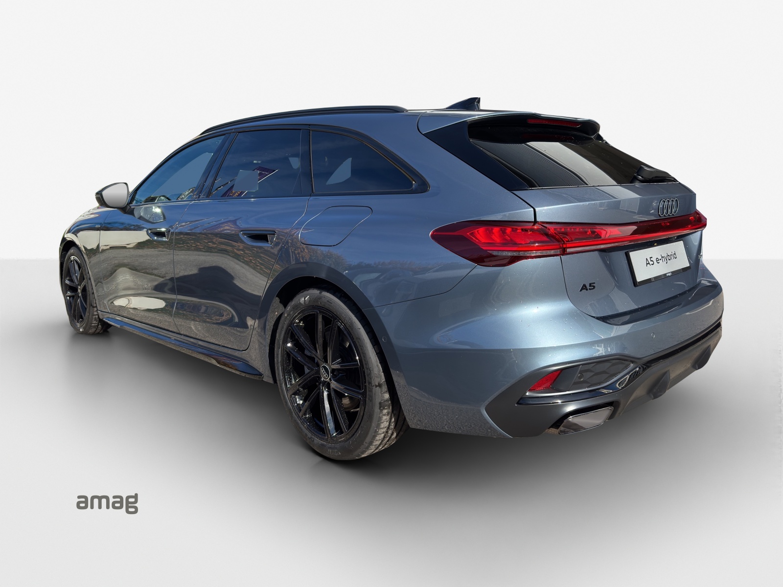 AUDI A5 Avant e-hybrid quattro Attraction 220 kW S tronic-image-4