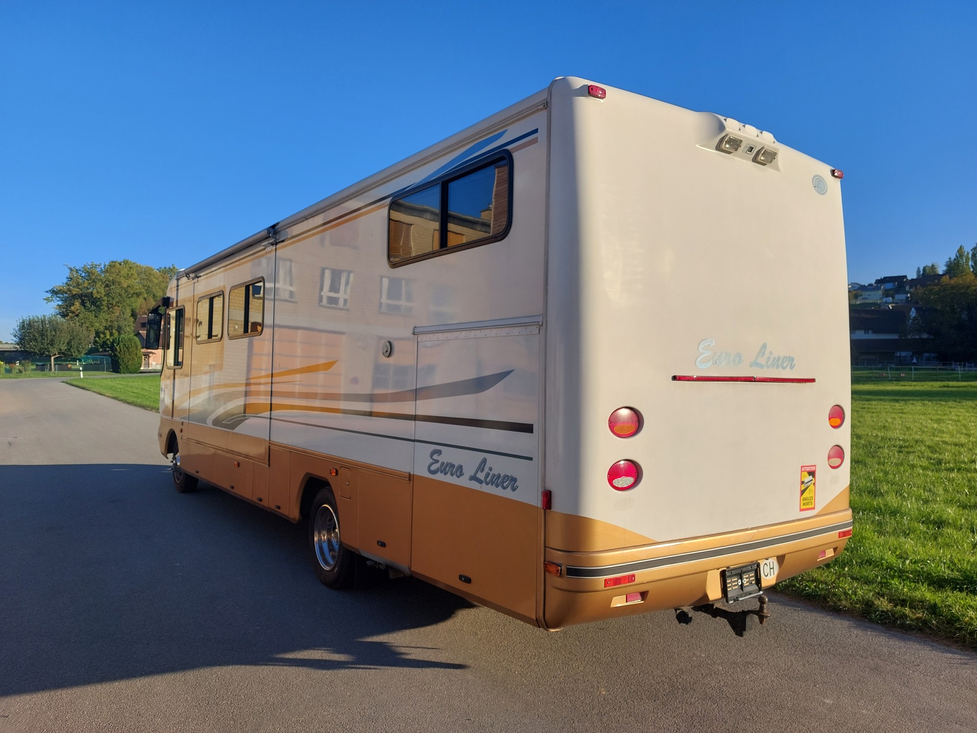 EUROLINER / WORKHORSE 320 GLS-image-2
