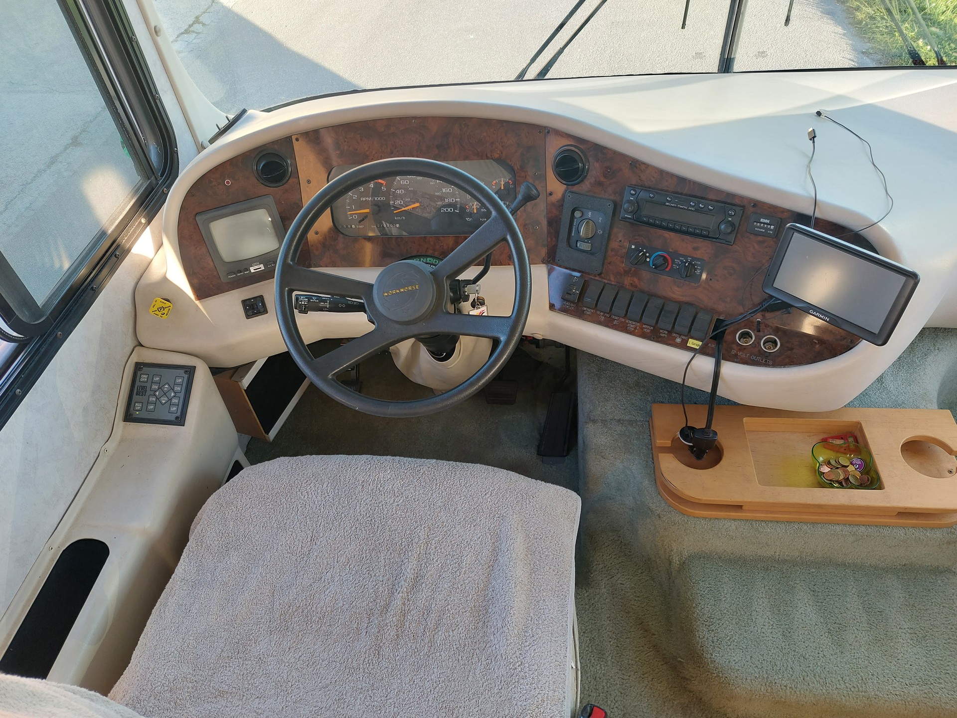 EUROLINER / WORKHORSE 320 GLS-image-4