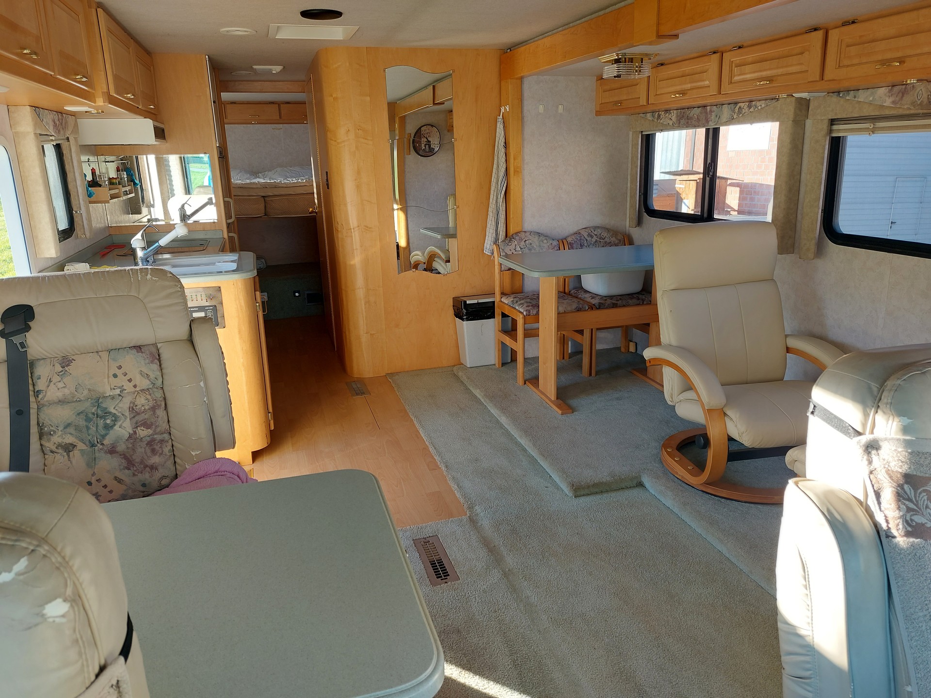 EUROLINER / WORKHORSE 320 GLS-image-5