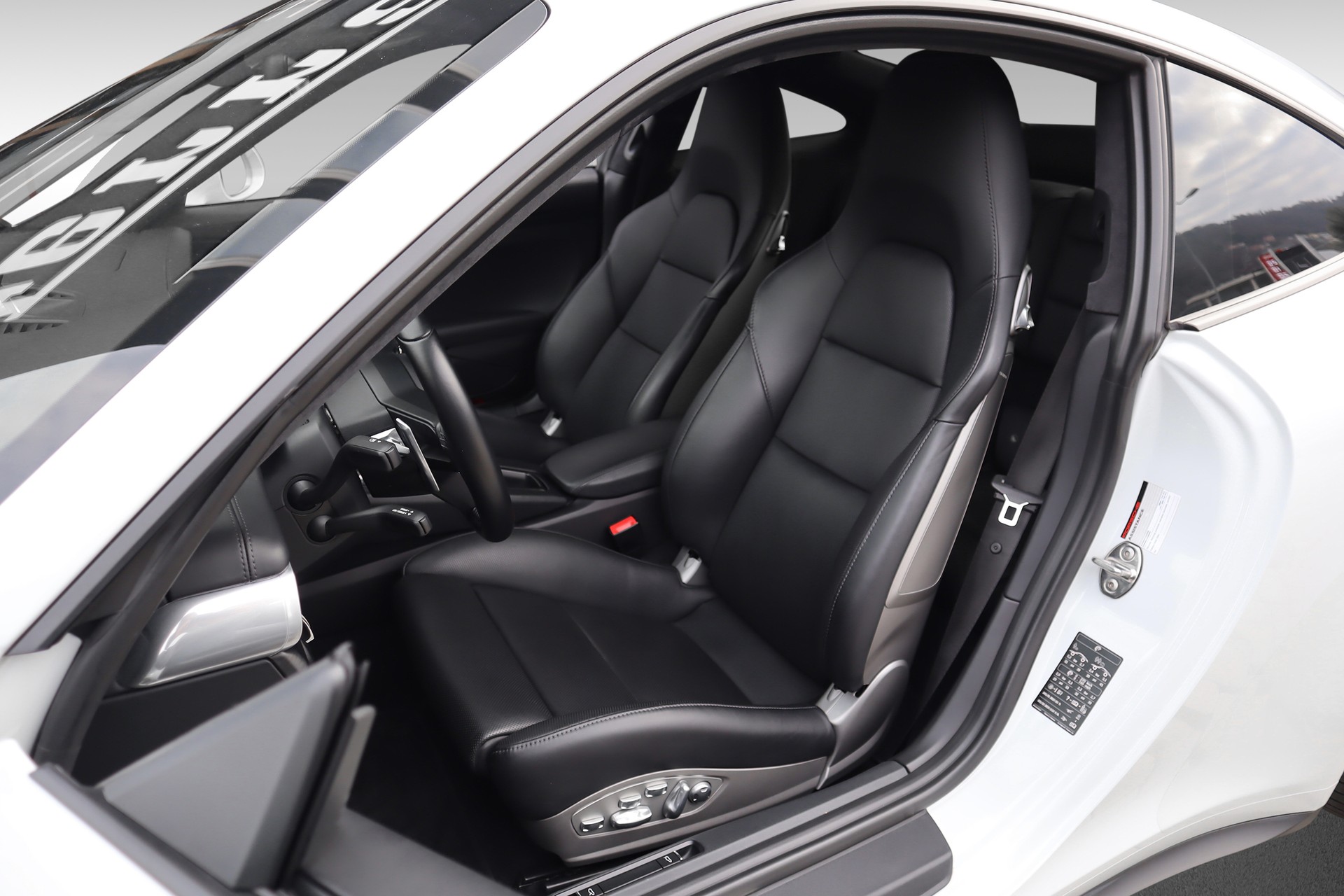 PORSCHE 911 Carrera 4 GTS PDK-image-12