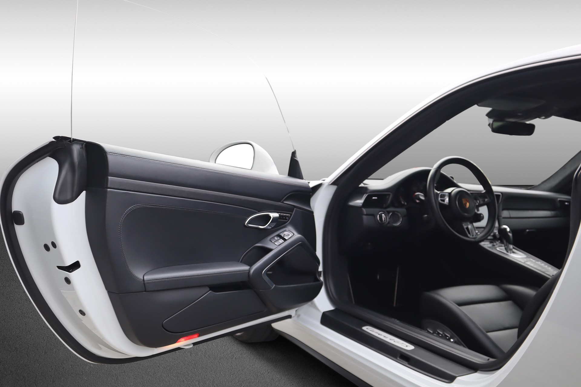 PORSCHE 911 Carrera 4 GTS PDK-image-9