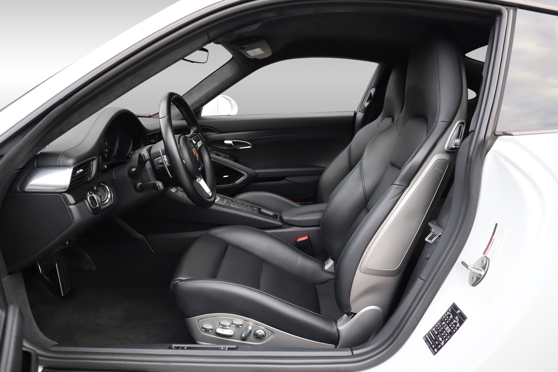 PORSCHE 911 Carrera 4 GTS PDK-image-13