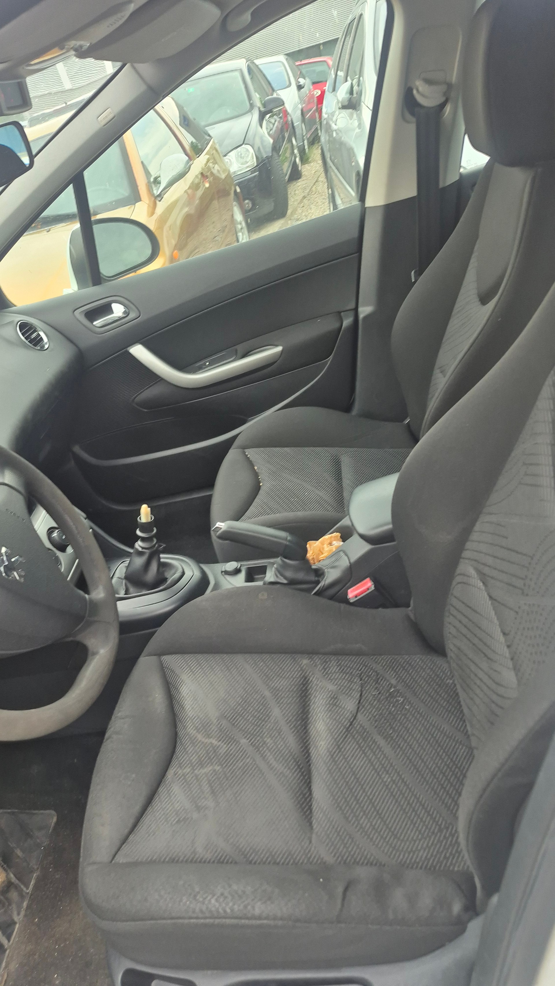PEUGEOT 308 SW 1.6 HDI Trendy-image-8