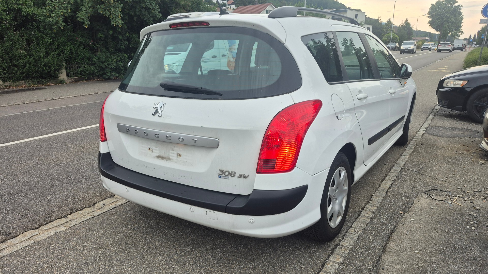 PEUGEOT 308 SW 1.6 HDI Trendy-image-3
